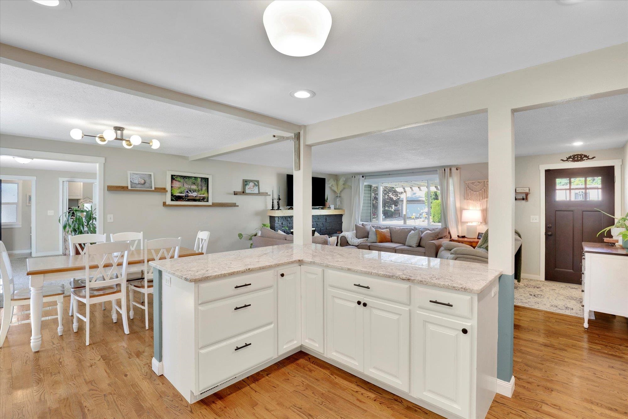 Spokane Valley, Washington, 99216, United States, 4 Bedrooms Bedrooms, ,3 BathroomsBathrooms,Residential,For Sale,1927363