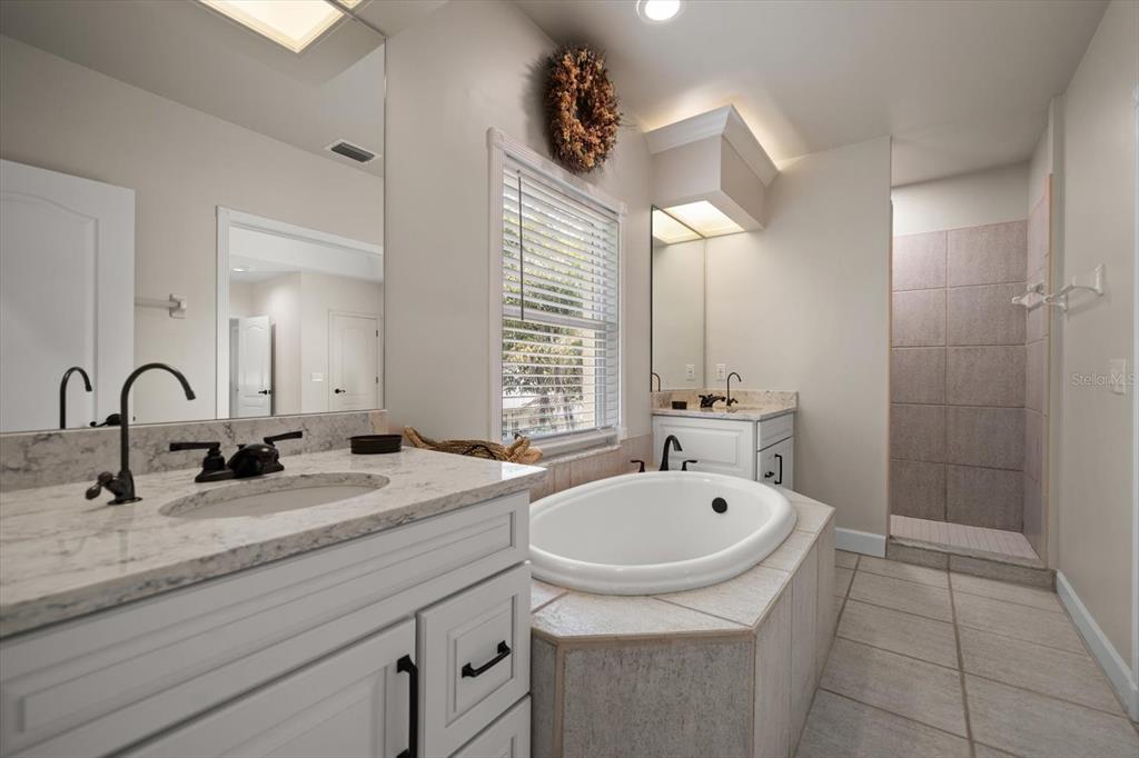 Tampa, Florida, 33629, United States, 3 Bedrooms Bedrooms, ,3 BathroomsBathrooms,Residential,For Sale,1850386