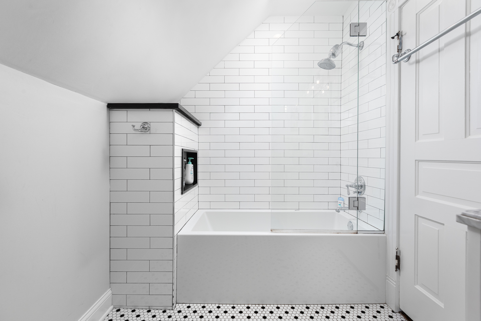 Naperville, Illinois, 60540, United States, 4 Bedrooms Bedrooms, ,3 BathroomsBathrooms,Residential,For Sale,1989489