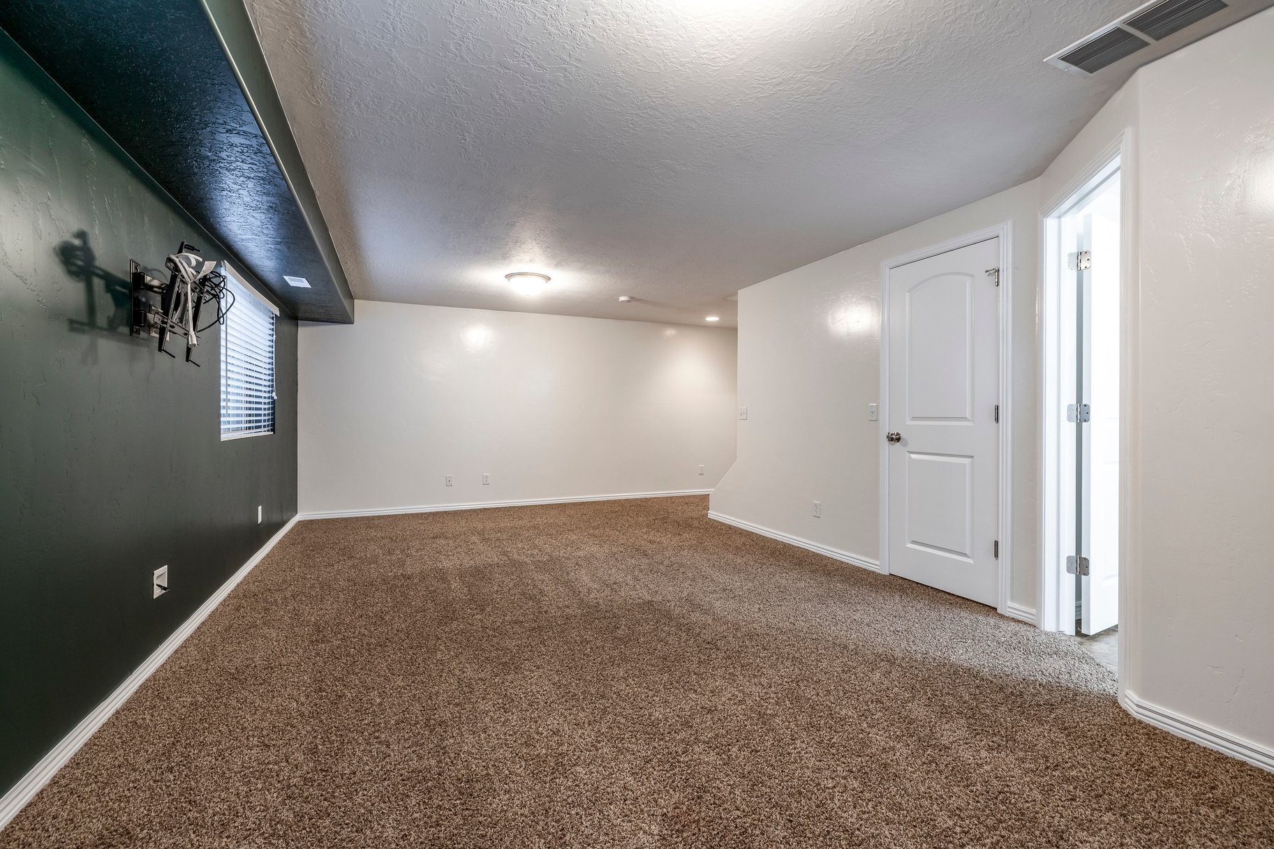  Townhome with Fully Finished Basement - 物件實景