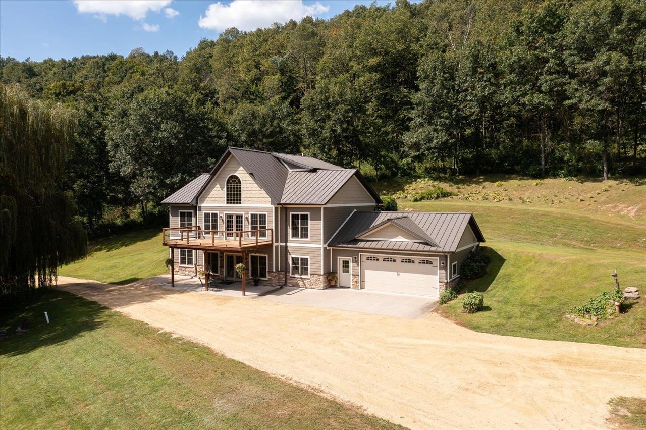 Westby, Wisconsin, 54667, United States, 3 Bedrooms Bedrooms, ,3 BathroomsBathrooms,Residential,For Sale,1977148