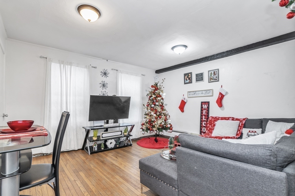 Haverhill, Massachusetts, 01830, United States, 5 Bedrooms Bedrooms, ,3 BathroomsBathrooms,Residential,For Sale,1990407