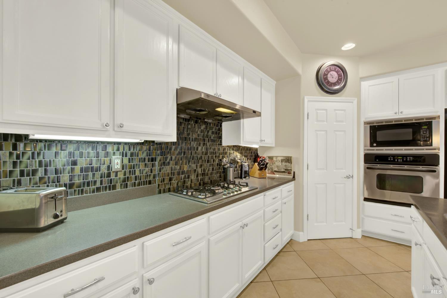 Fairfield, California, 94534, United States, 5 Bedrooms Bedrooms, ,4 BathroomsBathrooms,Residential,For Sale,1892919
