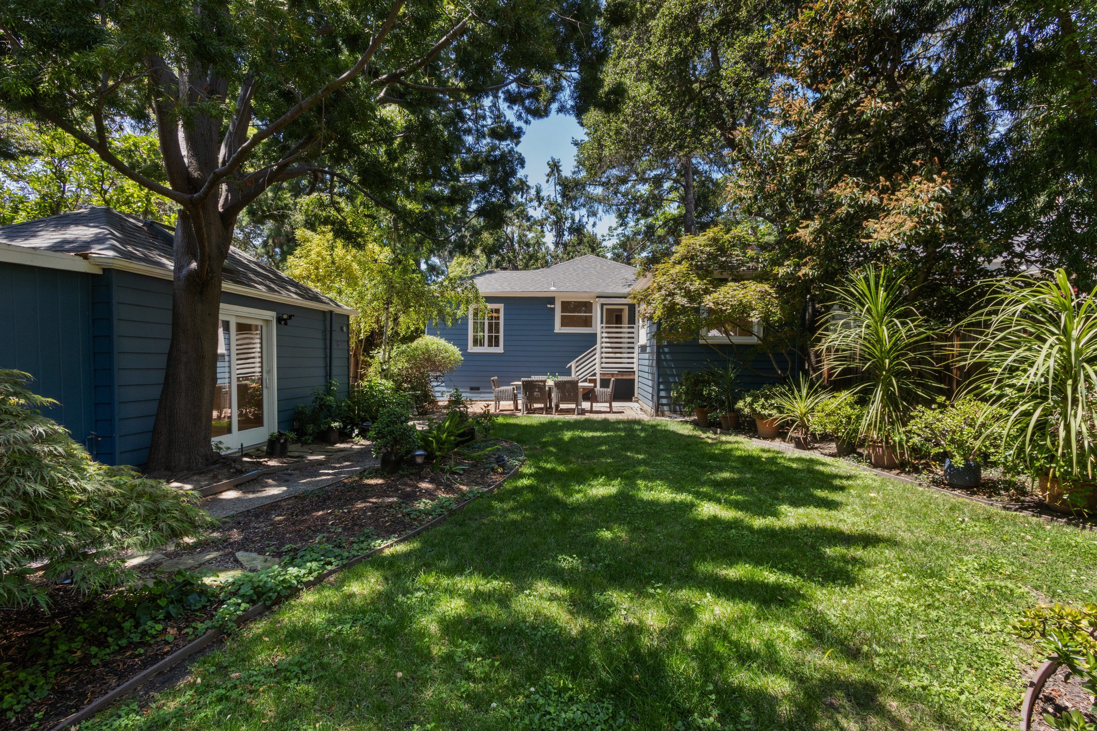  Crocker Highlands Classic with Modern Touches and Backyard Retreat - 物件實景