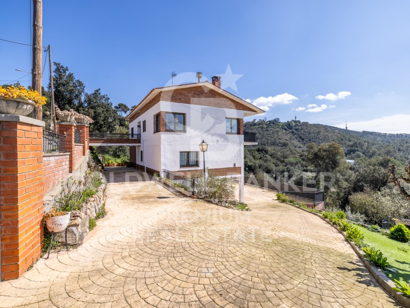 Sant Cugat del Vallès, Catalonia, ES, 5 Bedrooms Bedrooms, ,2 BathroomsBathrooms,Residential,For Sale,1759701