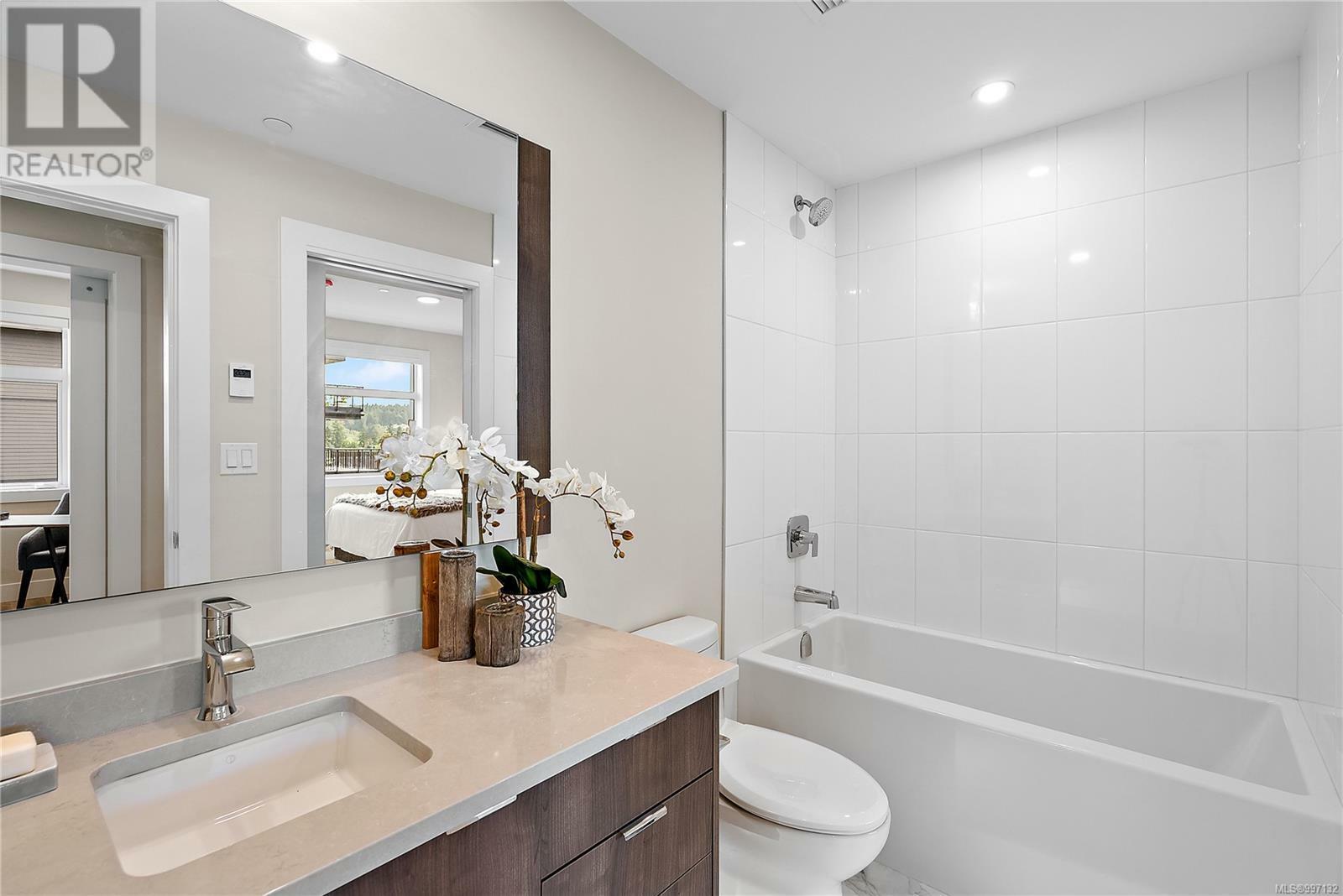 CENTRAL SAANICH, British Columbia, V8M 0B9, CA, 2 Bedrooms Bedrooms, ,2 BathroomsBathrooms,Residential,For Sale,1876111