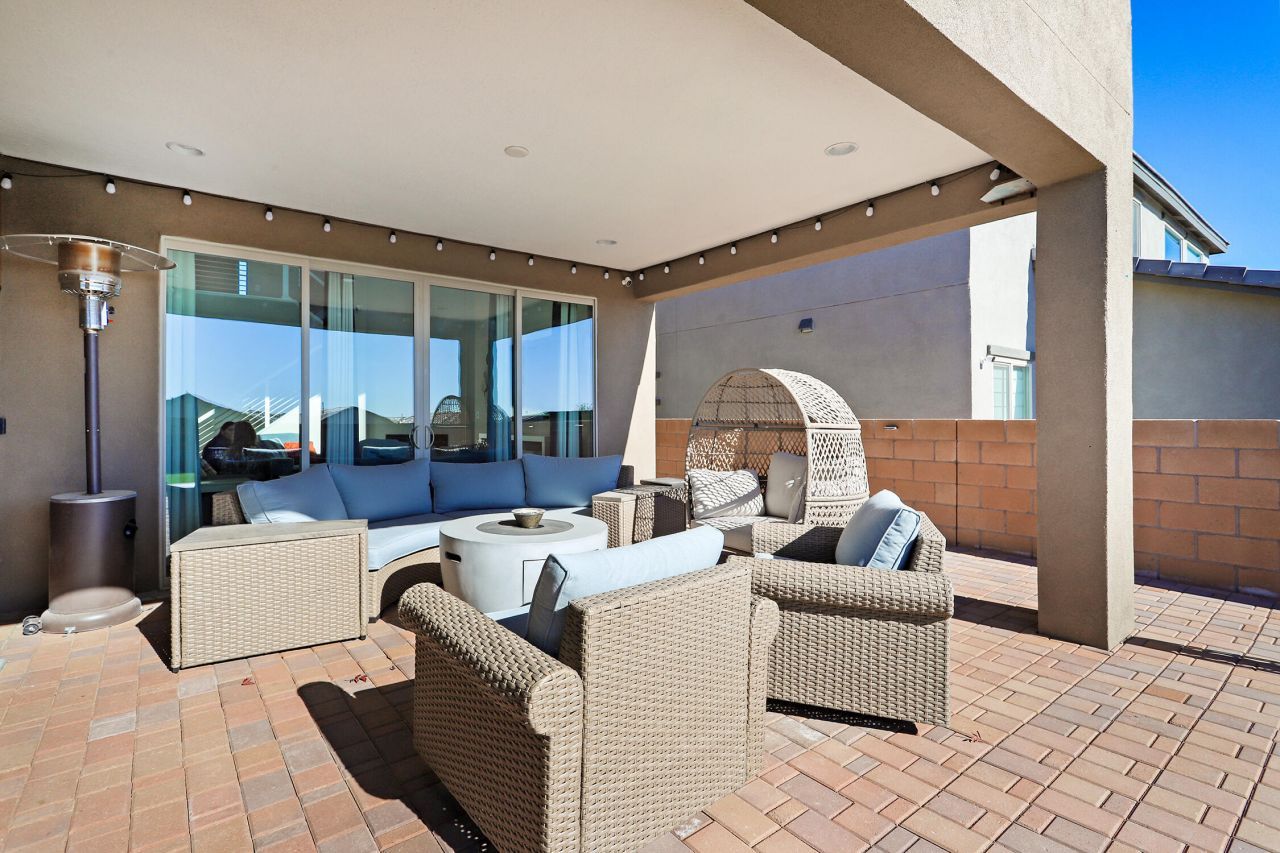 Rio Rancho, New Mexico, 87124, United States, 5 Bedrooms Bedrooms, ,4 BathroomsBathrooms,Residential,For Sale,2003162