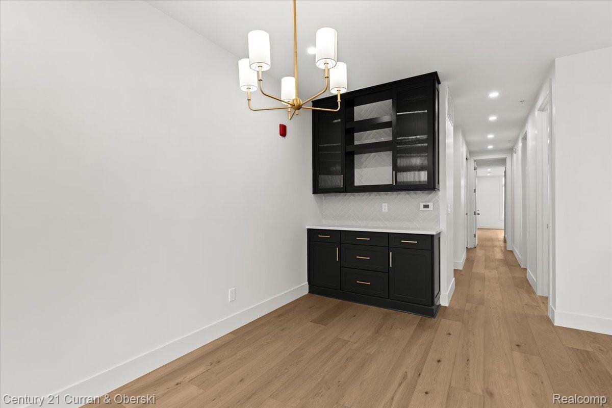 Northville, Michigan, 48167, United States, 2 Bedrooms Bedrooms, ,2 BathroomsBathrooms,Residential,For Sale,1701304