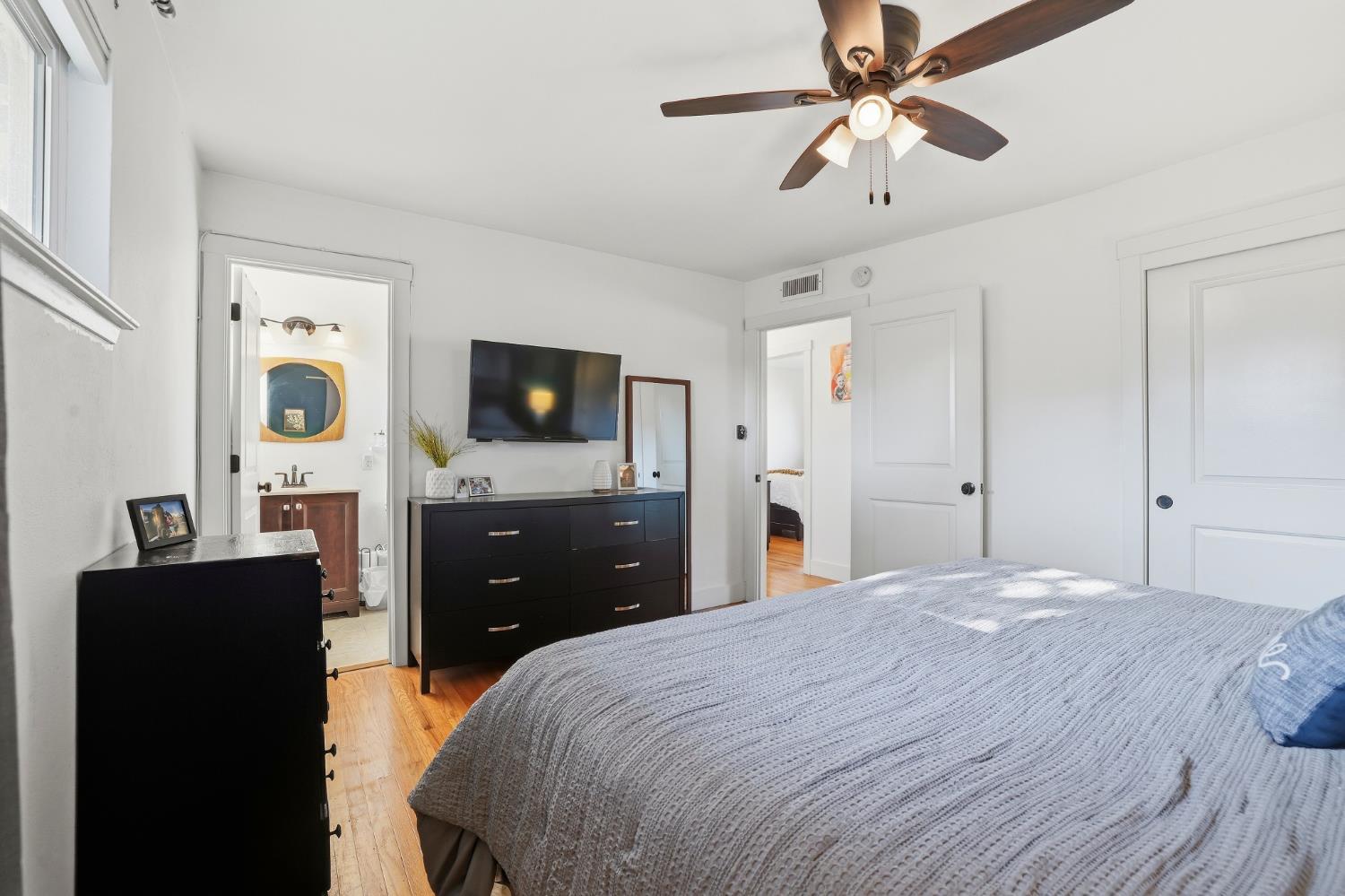 Sacramento, California, 95864, United States, 3 Bedrooms Bedrooms, ,2 BathroomsBathrooms,Residential,For Sale,2010336