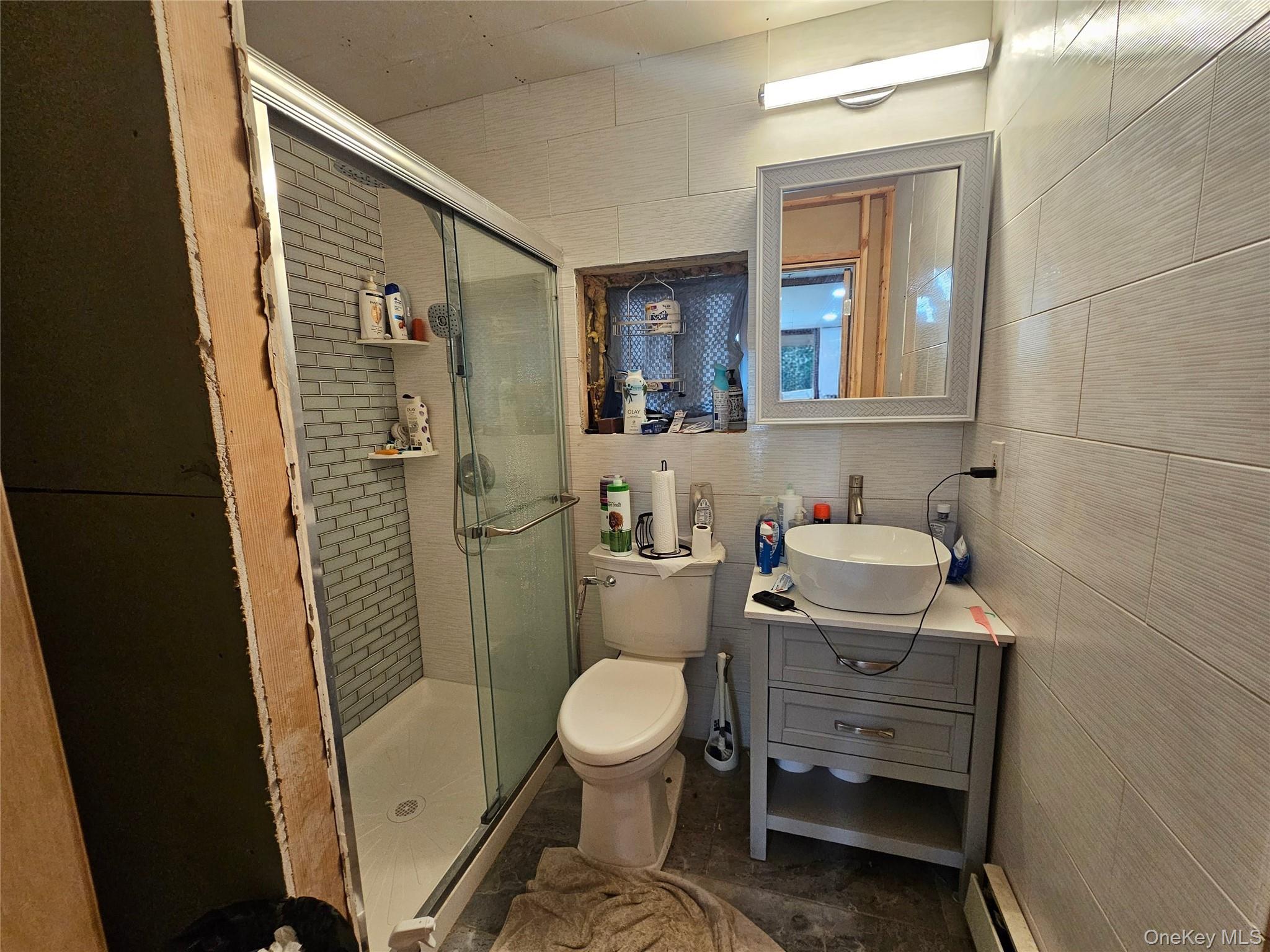 Copiague, New York, 11726, United States, 7 Bedrooms Bedrooms, ,3 BathroomsBathrooms,Residential,For Sale,2049033
