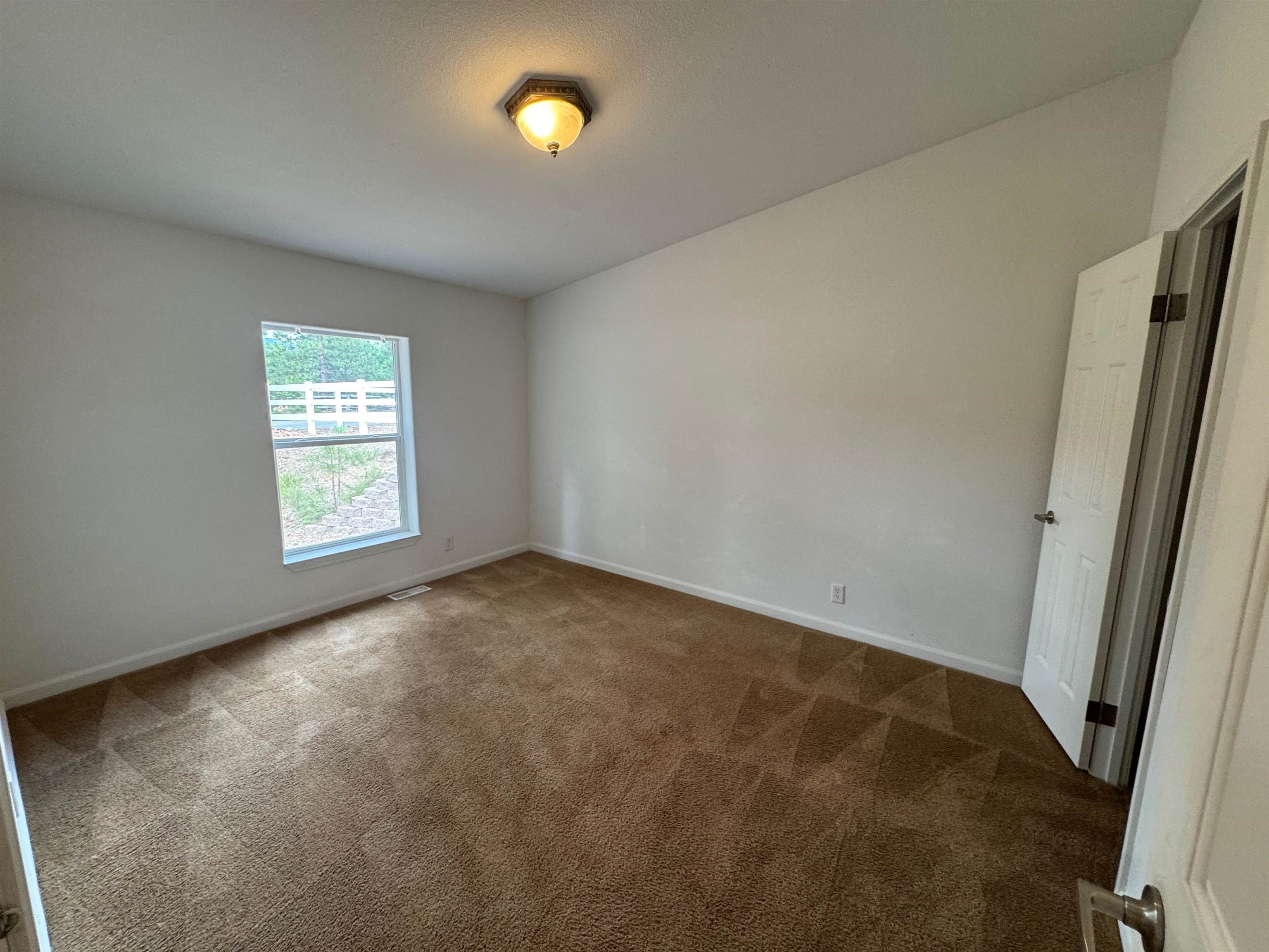 Mt Shasta, California, 96067, United States, 3 Bedrooms Bedrooms, ,2 BathroomsBathrooms,Residential,For Sale,1974393