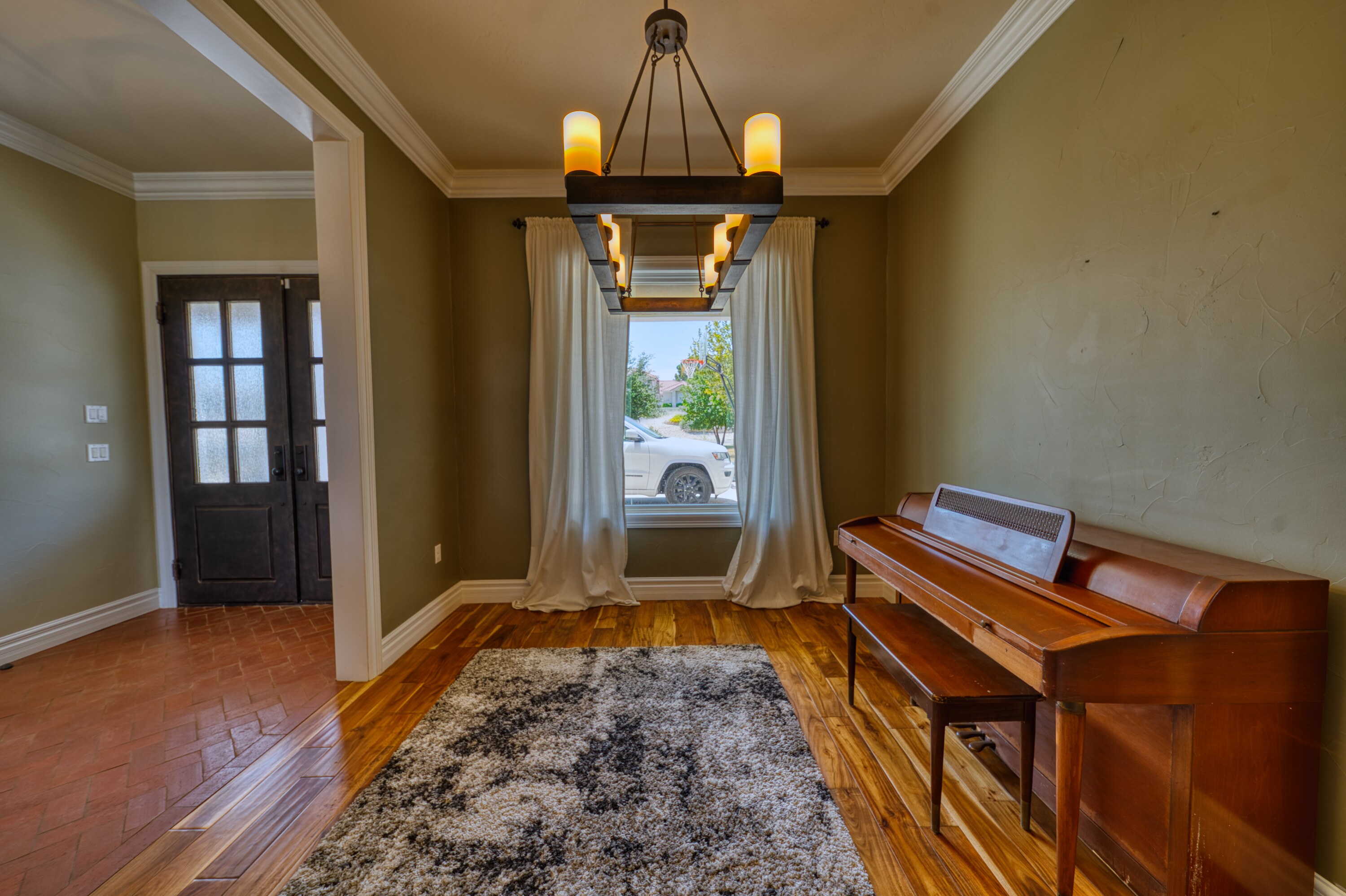 Carlsbad, New Mexico, 88220, United States, 5 Bedrooms Bedrooms, ,4 BathroomsBathrooms,Residential,For Sale,1974334