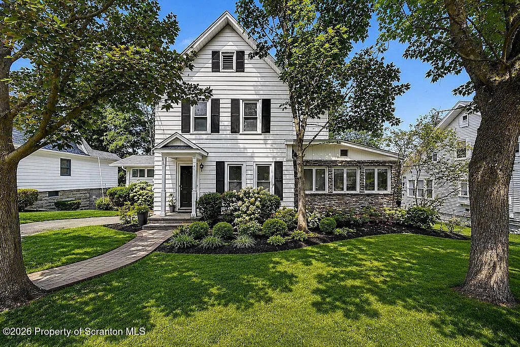 Grove St, Clarks Summit, PA 18411