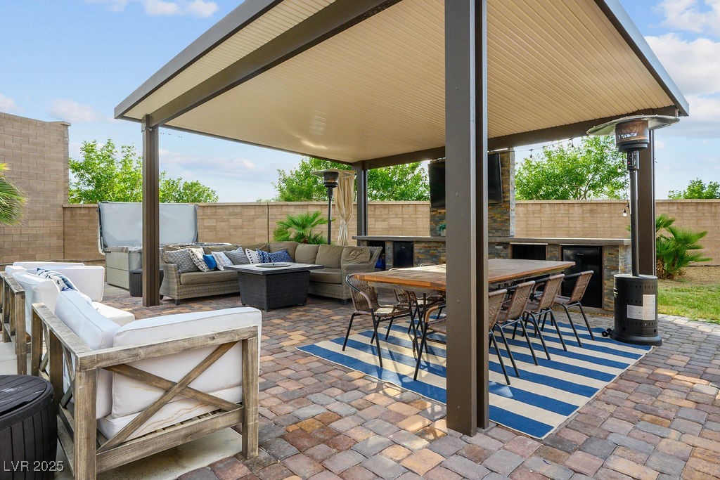 Henderson, Nevada, 89044, United States, 5 Bedrooms Bedrooms, ,5 BathroomsBathrooms,Residential,For Sale,2003253