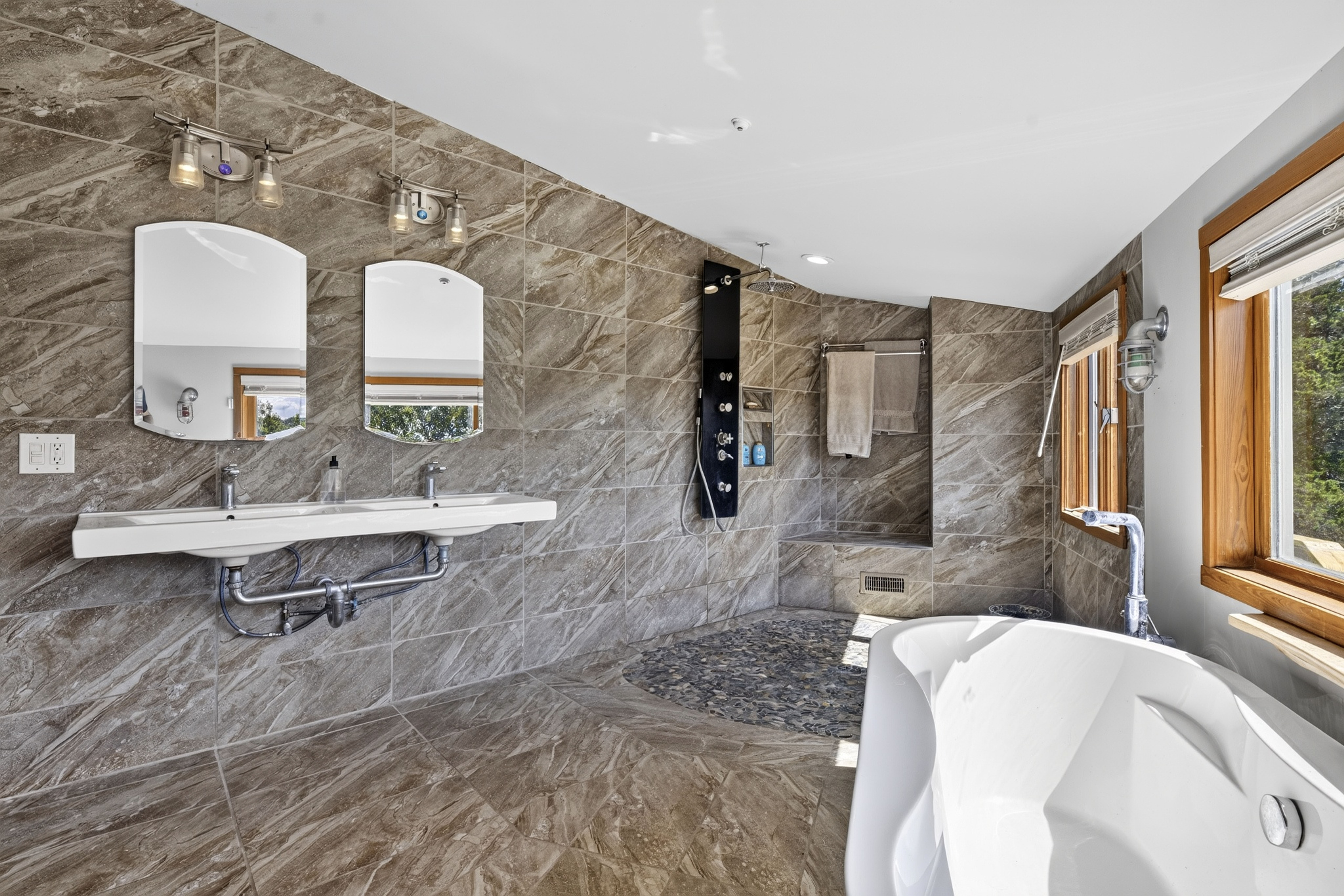  Contemporary Retreat - 物件實景