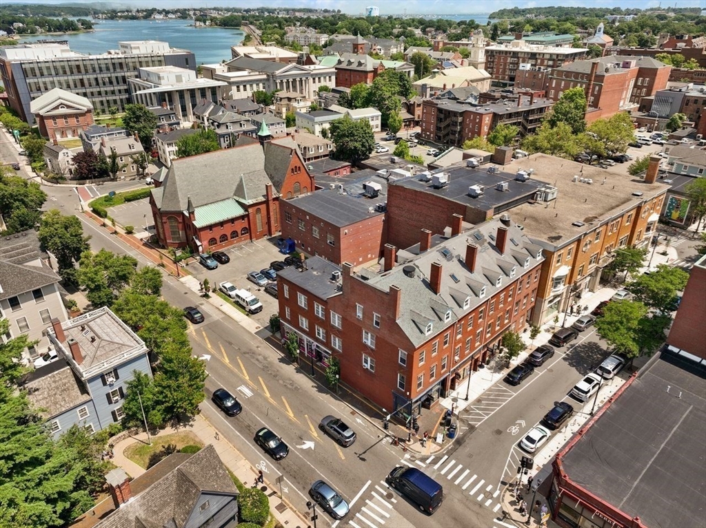 Salem, Massachusetts, 01970, United States, 2 Bedrooms Bedrooms, ,2 BathroomsBathrooms,Residential,For Sale,1896365