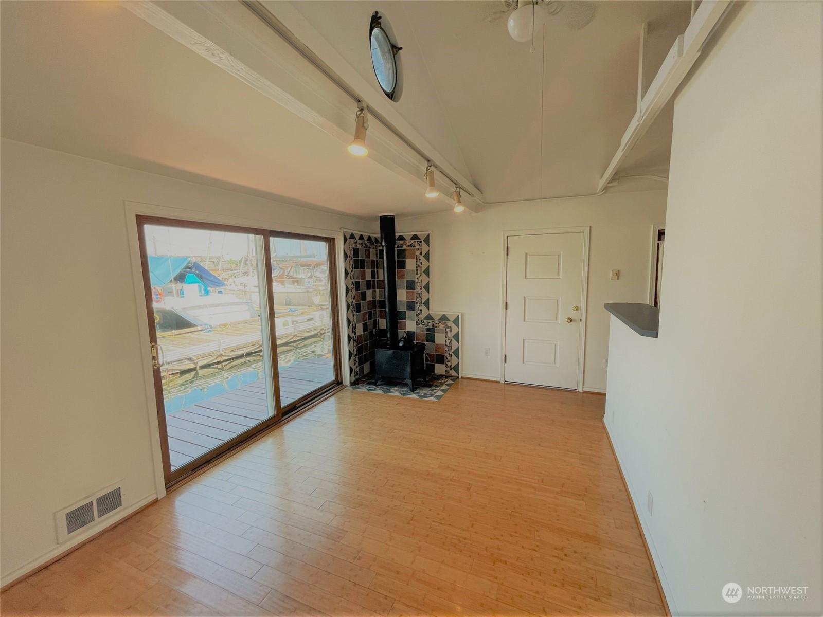 2420 WESTLAKE AVENUE N 5, SEATTLE, Washington, 98109, United States, 1 Bedroom Bedrooms, ,1 BathroomBathrooms,Residential,For Sale,2420 WESTLAKE AVENUE N 5,1612313