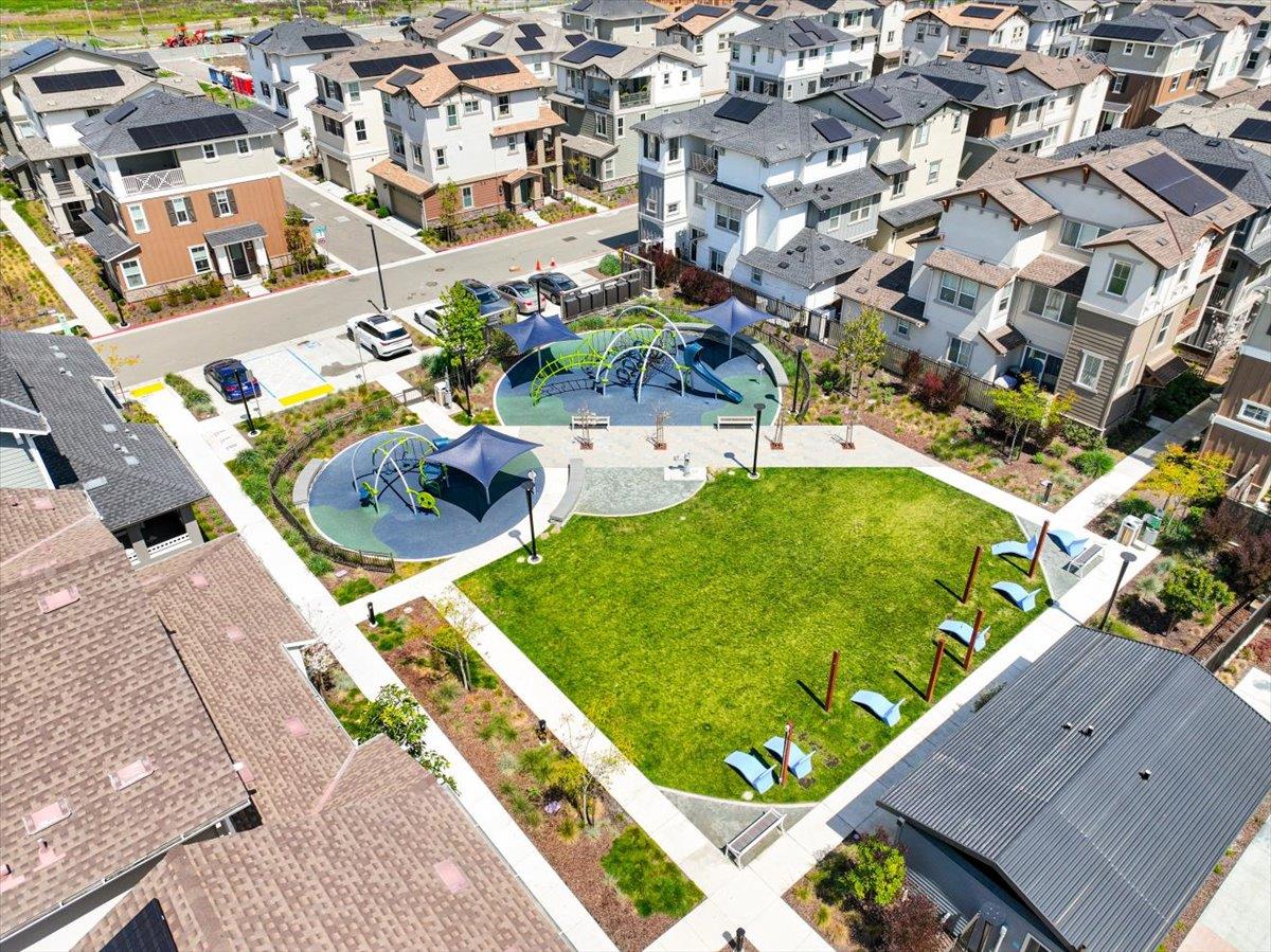 Newark, California, 94560, United States, 4 Bedrooms Bedrooms, ,4 BathroomsBathrooms,Residential,For Sale,1926207
