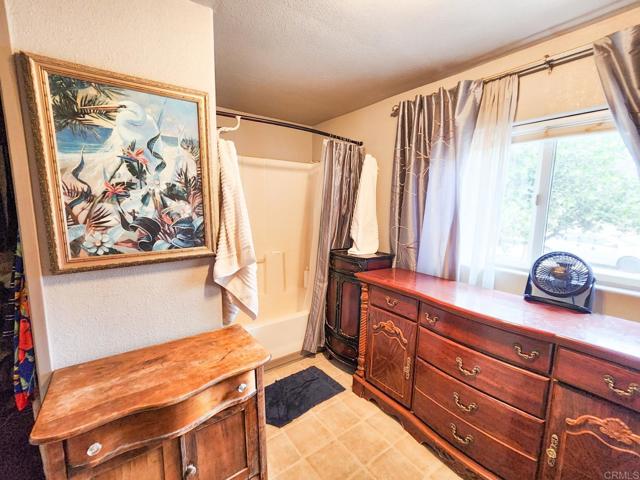 Ramona, California, 92065, United States, 3 Bedrooms Bedrooms, ,2 BathroomsBathrooms,Residential,For Sale,1999514