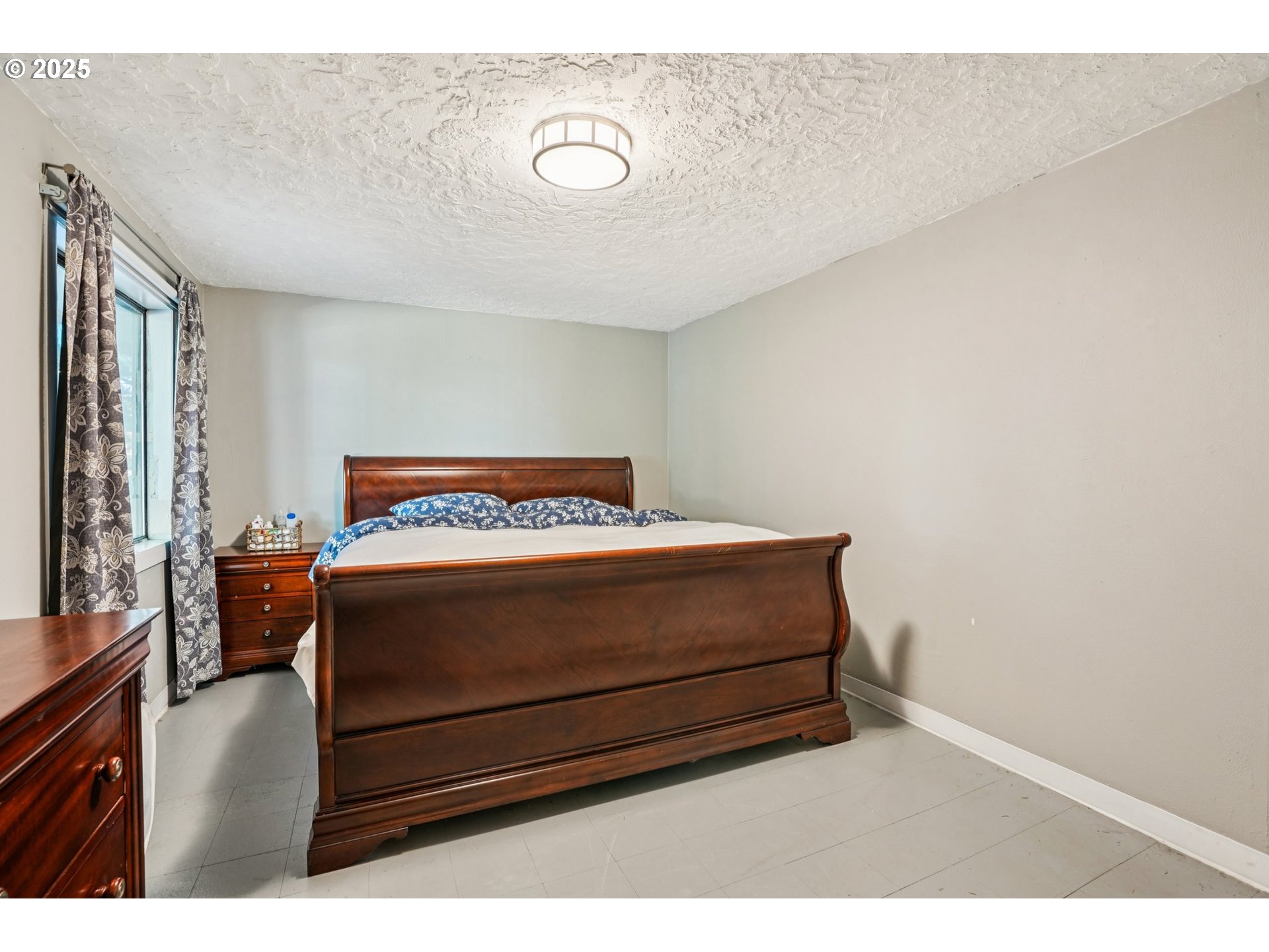 Ridgefield, Washington, 98642, United States, 3 Bedrooms Bedrooms, ,1 BathroomBathrooms,Residential,For Sale,1975959