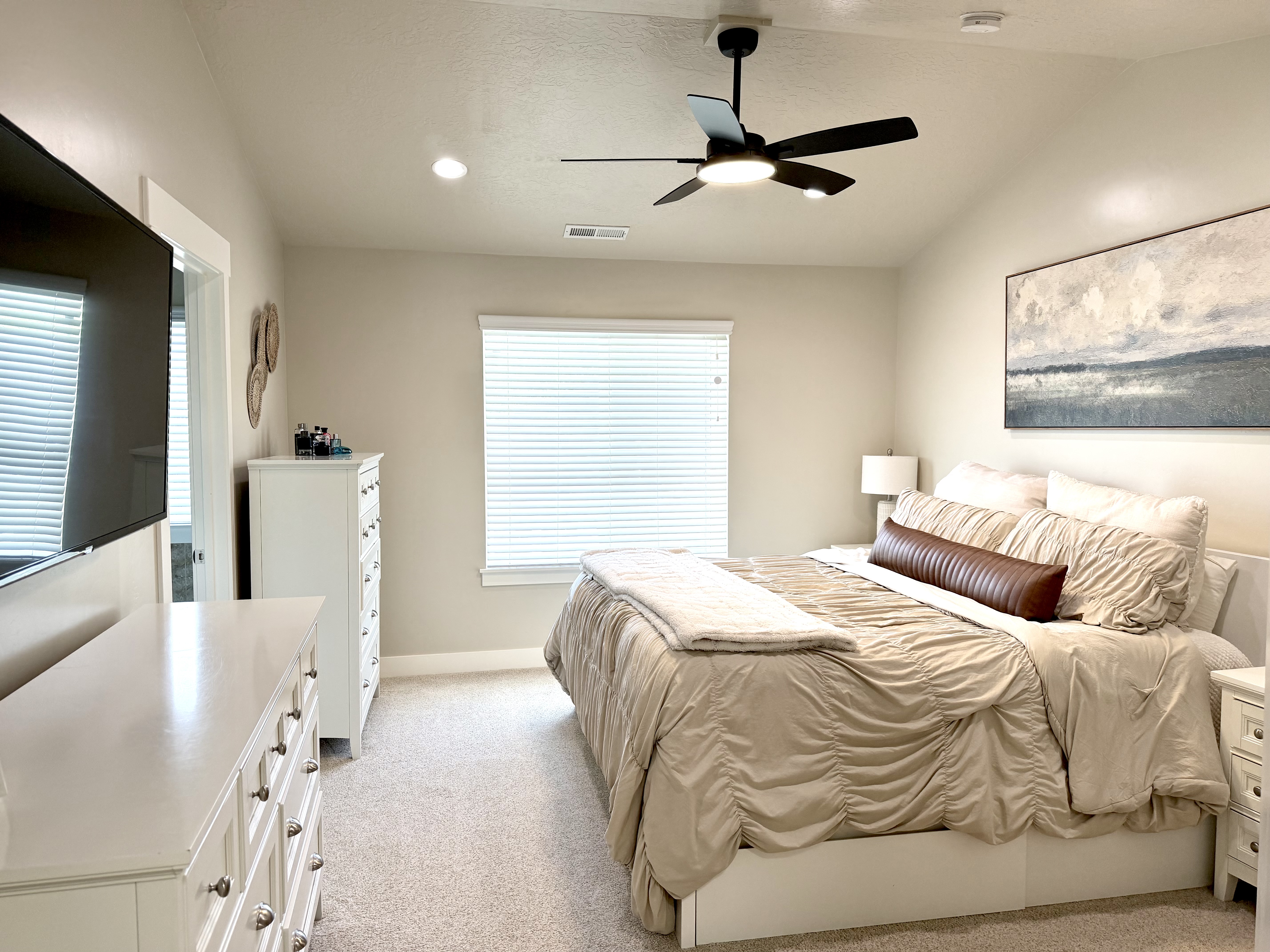Payson, Utah, 84651, United States, 4 Bedrooms Bedrooms, ,3 BathroomsBathrooms,Residential,For Sale,2049240