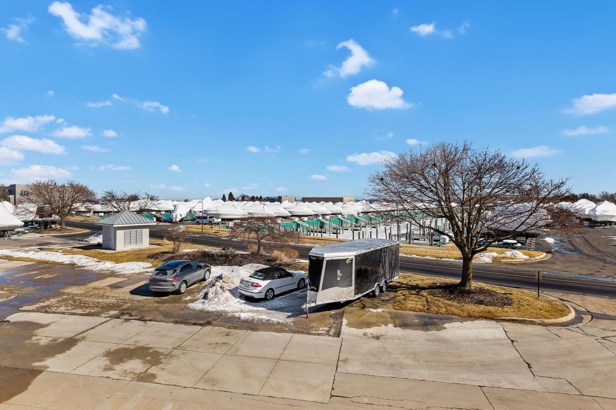 Harrison Twp, Michigan, 48045, United States, 2 Bedrooms Bedrooms, ,3 BathroomsBathrooms,Residential,For Sale,1979598