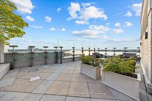 Ottawa, Ontario, K2A 1R8, CA, 2 Bedrooms Bedrooms, ,2 BathroomsBathrooms,Residential,For Sale,1989135