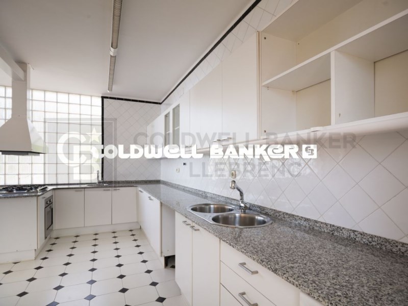 Barcelona, Catalonia, ES, 8 Bedrooms Bedrooms, ,3 BathroomsBathrooms,Residential,For Sale,1448649