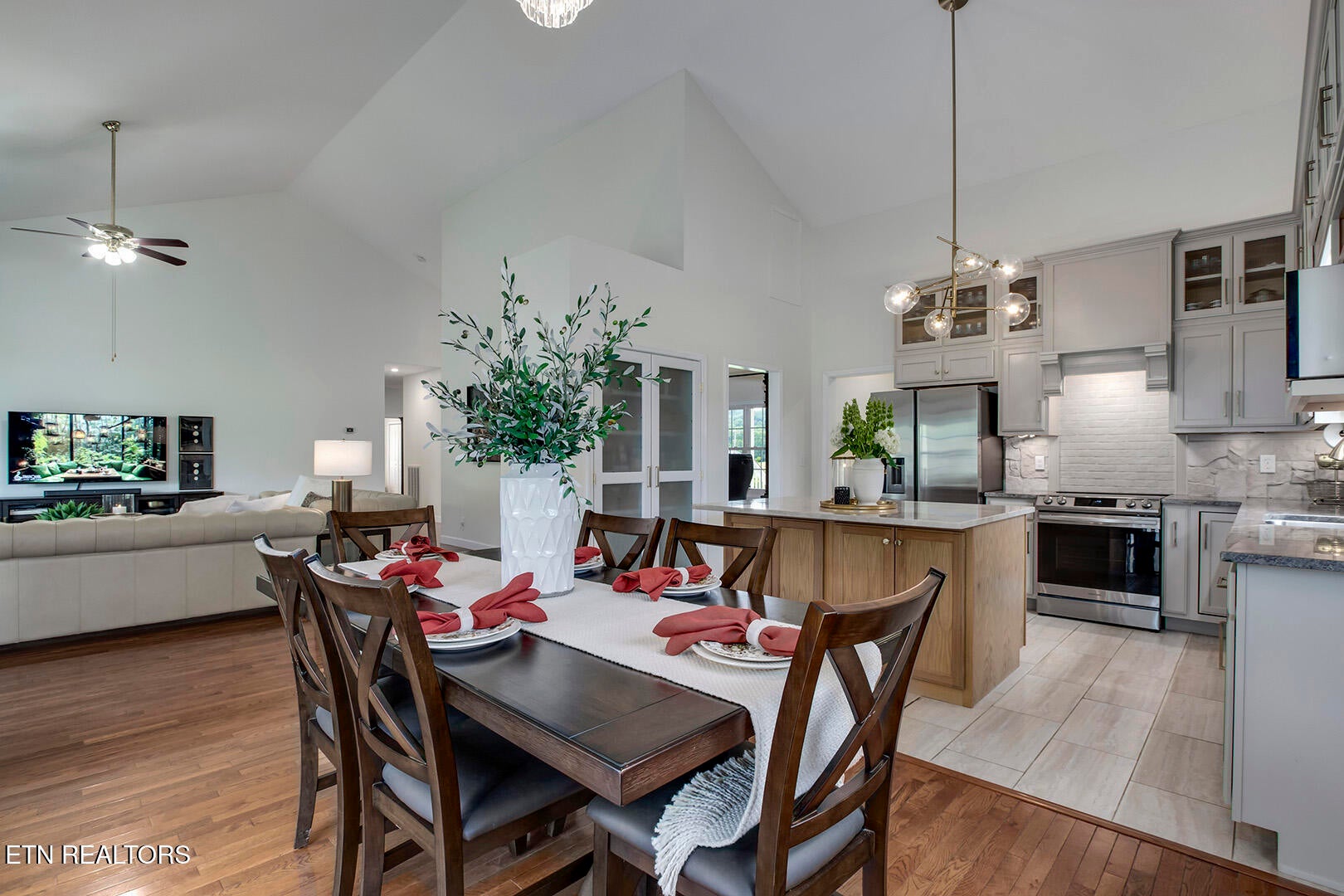 Harriman, Tennessee, 37748, United States, 3 Bedrooms Bedrooms, ,3 BathroomsBathrooms,Residential,For Sale,2011822