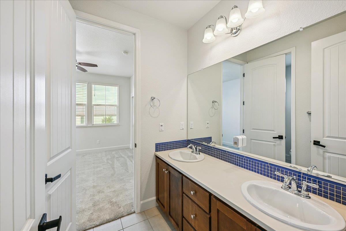 Folsom, California, 95630, United States, 4 Bedrooms Bedrooms, ,3 BathroomsBathrooms,Residential,For Sale,1948899