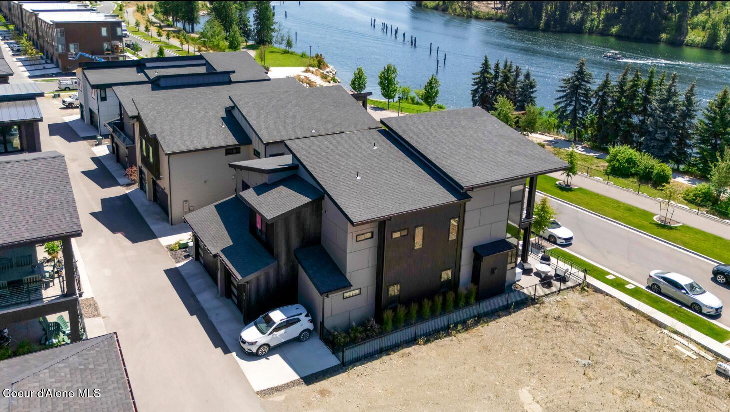 Coeur D'alene, Idaho, 83814, United States, 4 Bedrooms Bedrooms, ,4 BathroomsBathrooms,Residential,For Sale,1927385