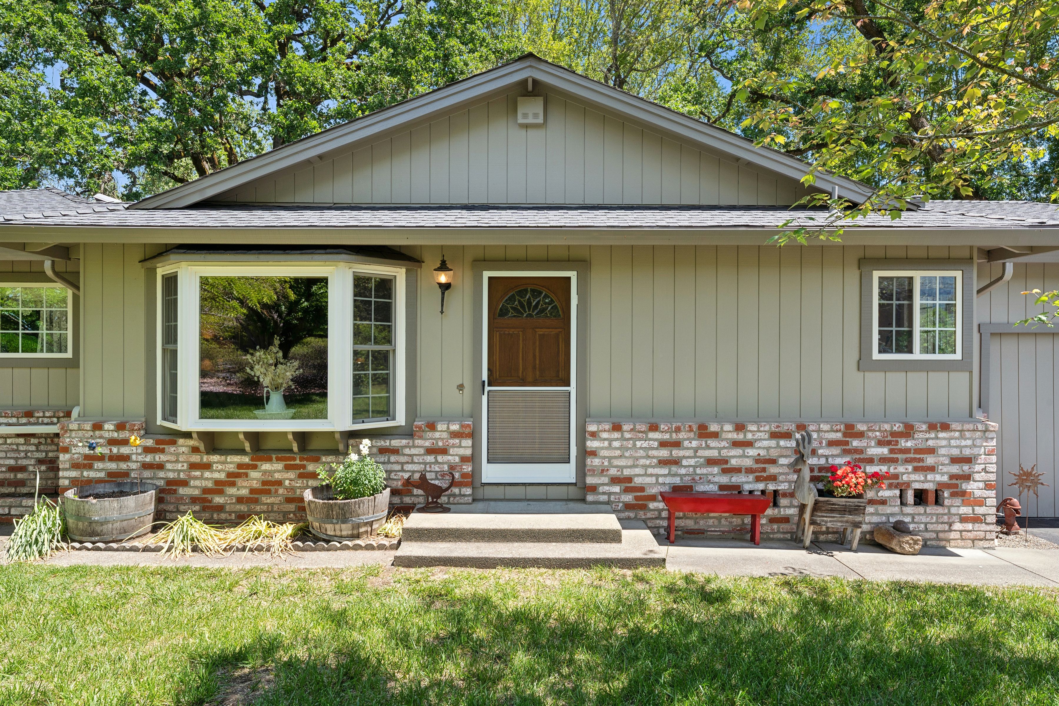  825 Woodside Aka Madrone Road - 物件實景
