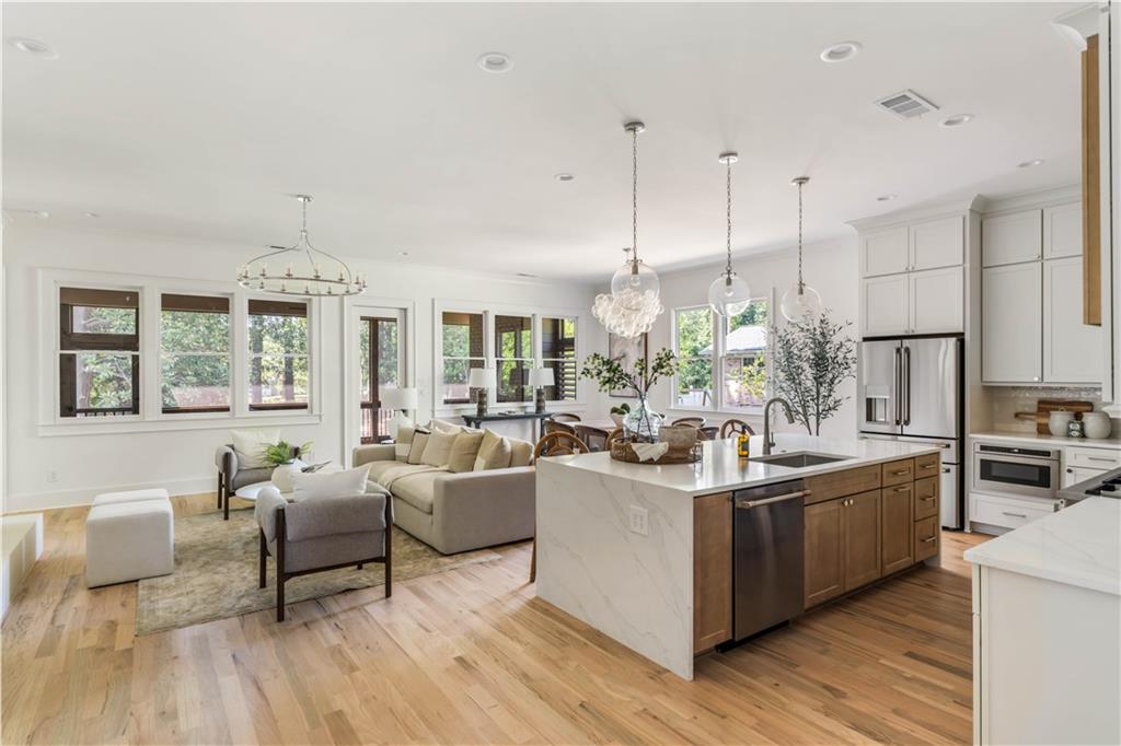 Marietta, Georgia, 30060, United States, 5 Bedrooms Bedrooms, ,4 BathroomsBathrooms,Residential,For Sale,1907703