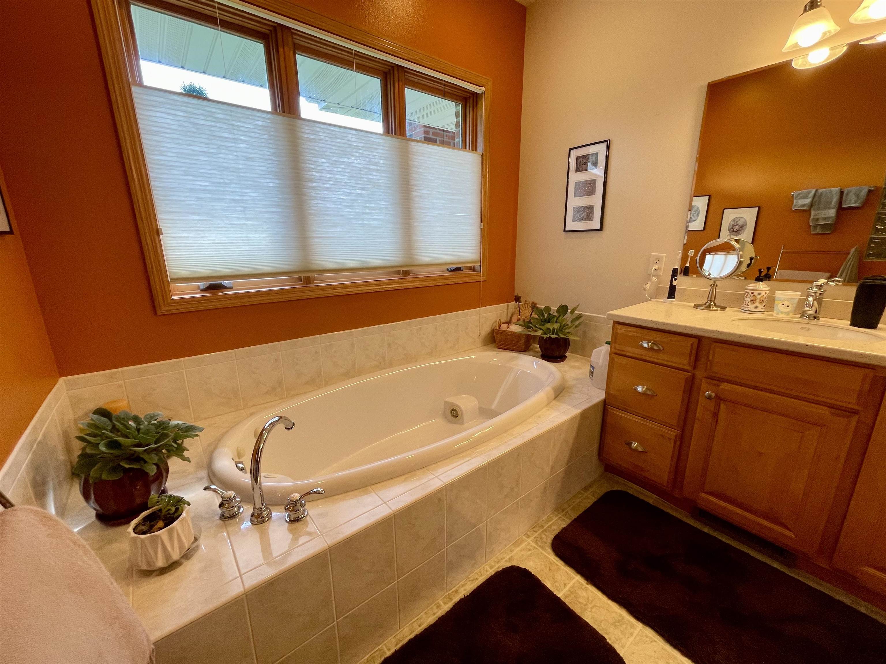 Janesville, Wisconsin, 53545, United States, 5 Bedrooms Bedrooms, ,4 BathroomsBathrooms,Residential,For Sale,1921861
