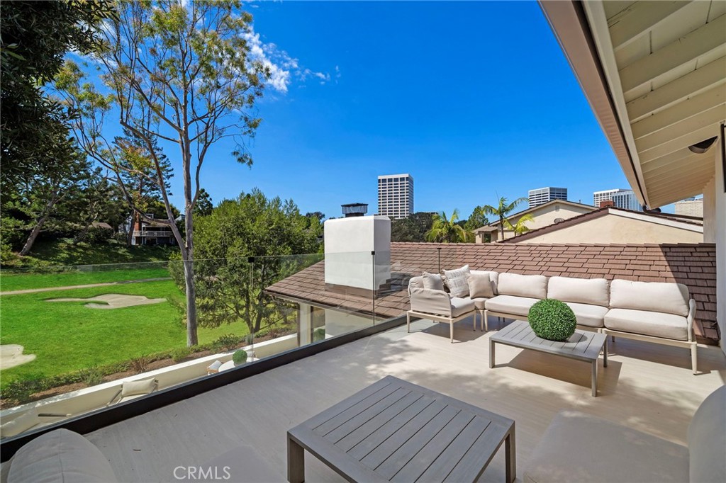 Newport Beach, California, 92660, United States, 4 Bedrooms Bedrooms, ,5 BathroomsBathrooms,Residential,For Sale,1942289