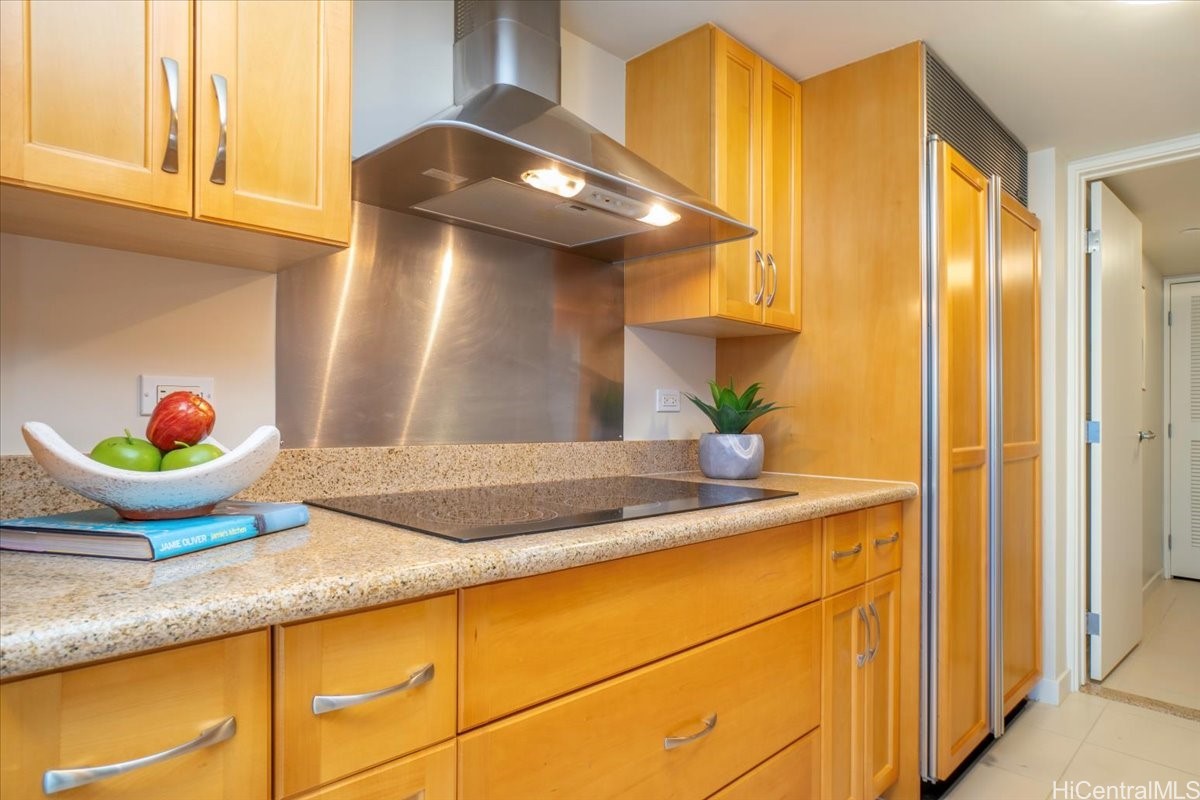 Honolulu, Hawaii, 96814, United States, 3 Bedrooms Bedrooms, ,3 BathroomsBathrooms,Residential,For Sale,1991214