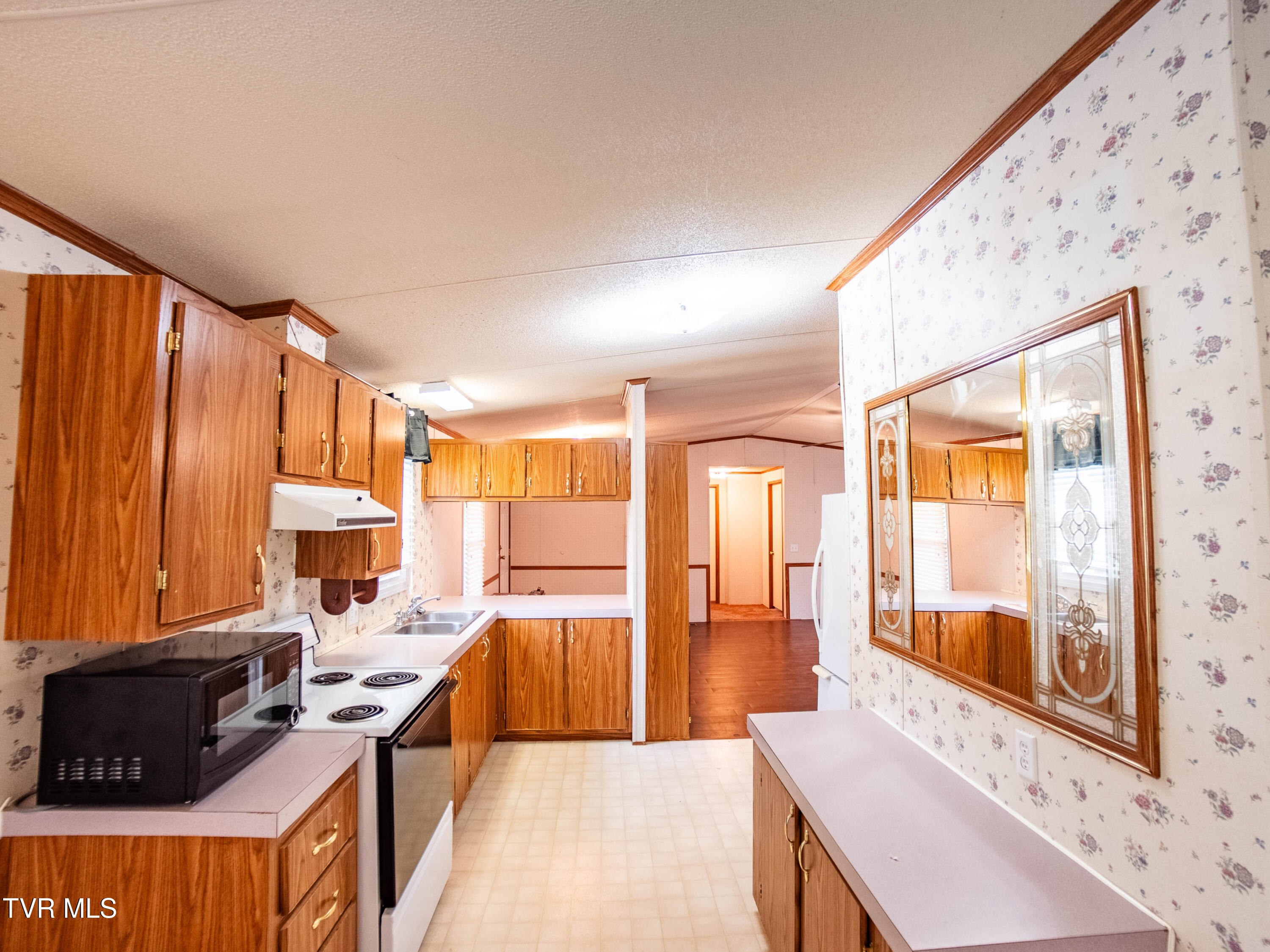 Surgoinsville, Tennessee, 37873, United States, 3 Bedrooms Bedrooms, ,3 BathroomsBathrooms,Residential,For Sale,1937059