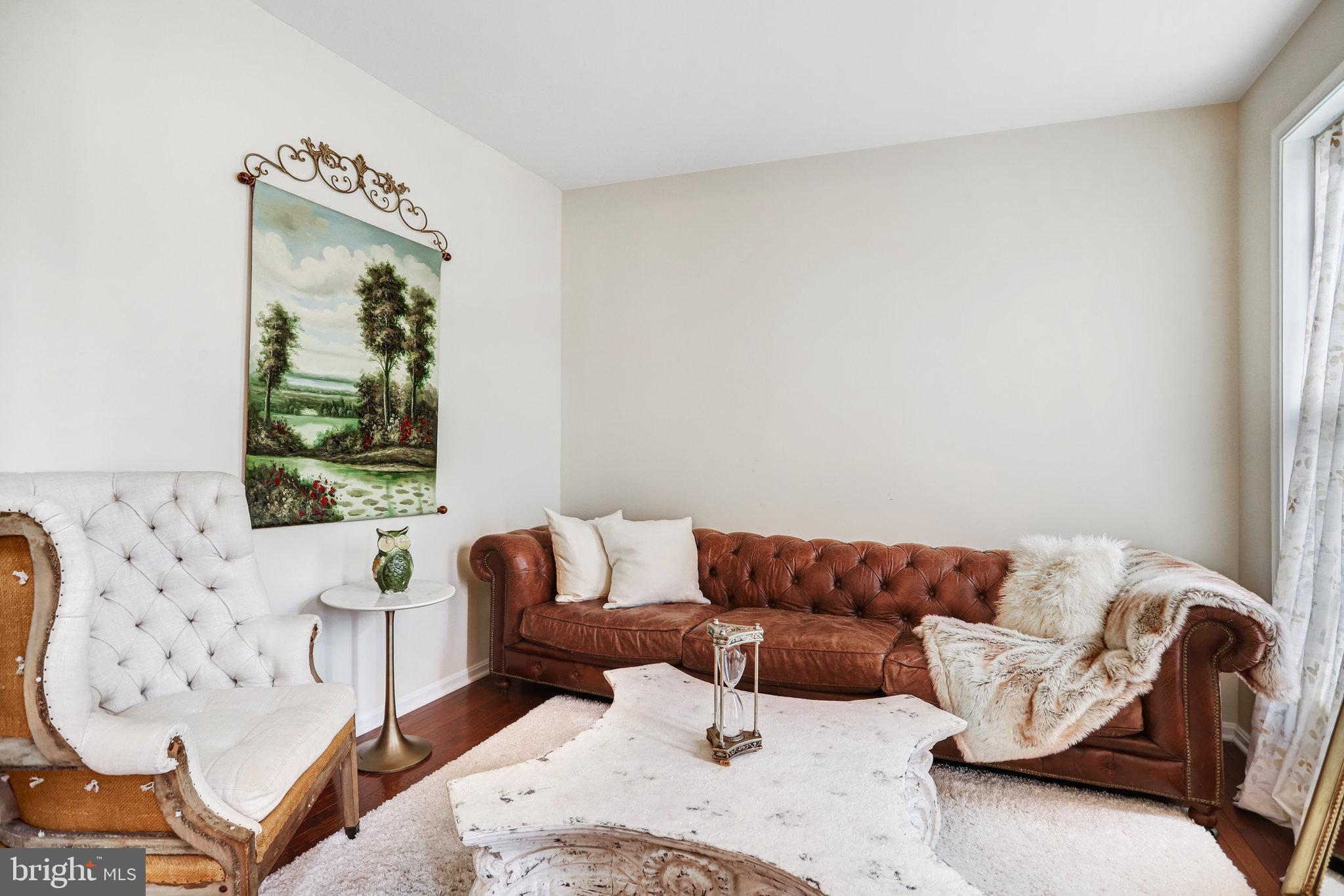 Lanham, Maryland, 20706, United States, 6 Bedrooms Bedrooms, ,5 BathroomsBathrooms,Residential,For Sale,2002849