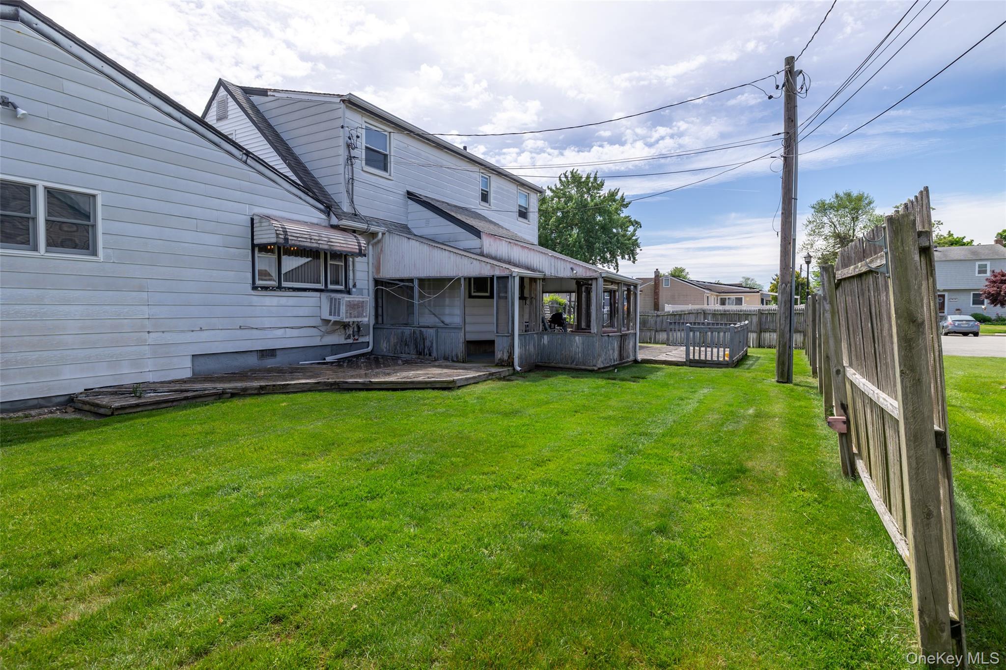 Seaford, New York, 11783, United States, 3 Bedrooms Bedrooms, ,2 BathroomsBathrooms,Residential,For Sale,2048212
