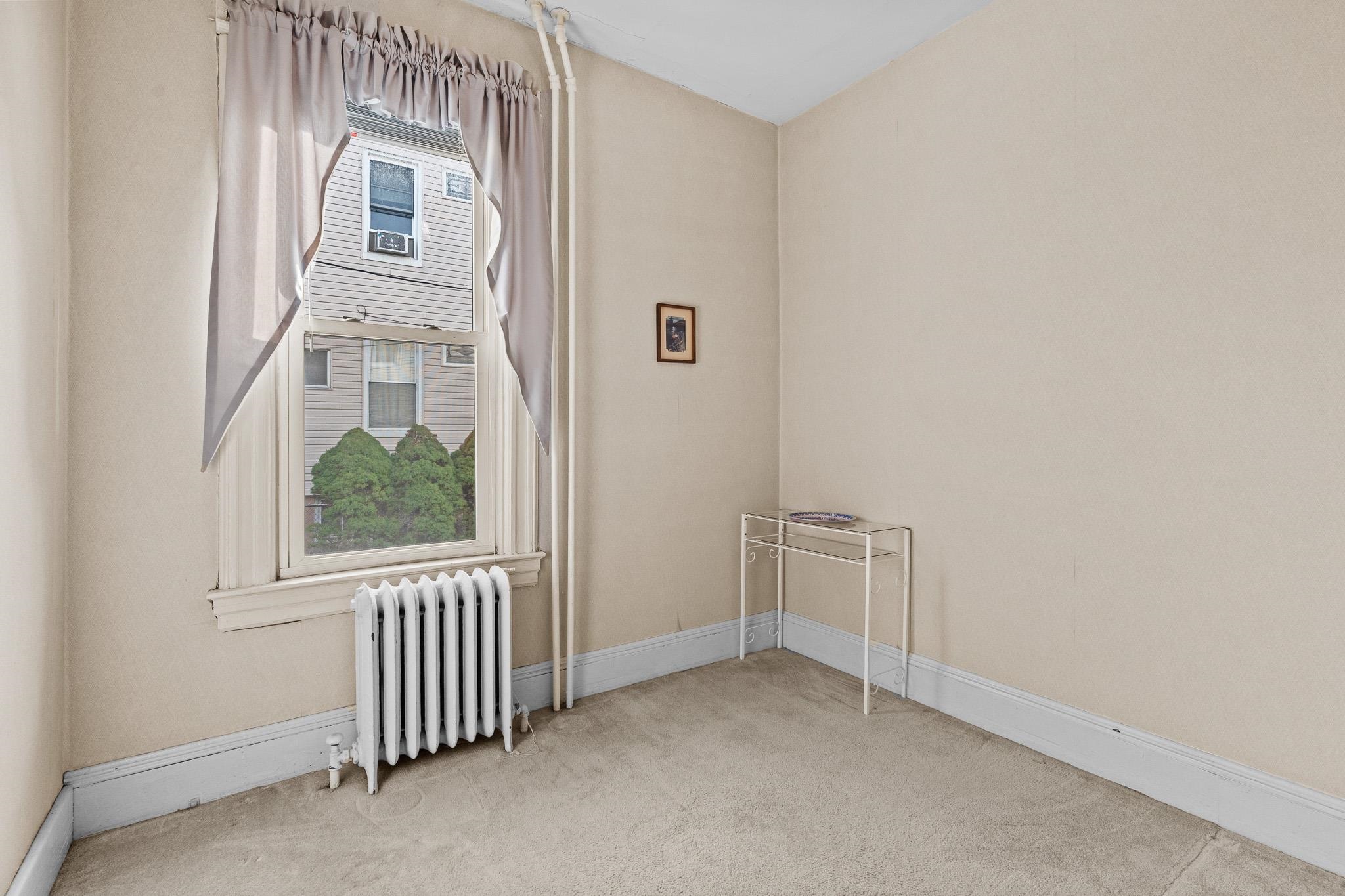 Secaucus, New Jersey, 08094, United States, 3 Bedrooms Bedrooms, ,3 BathroomsBathrooms,Residential,For Sale,1991974