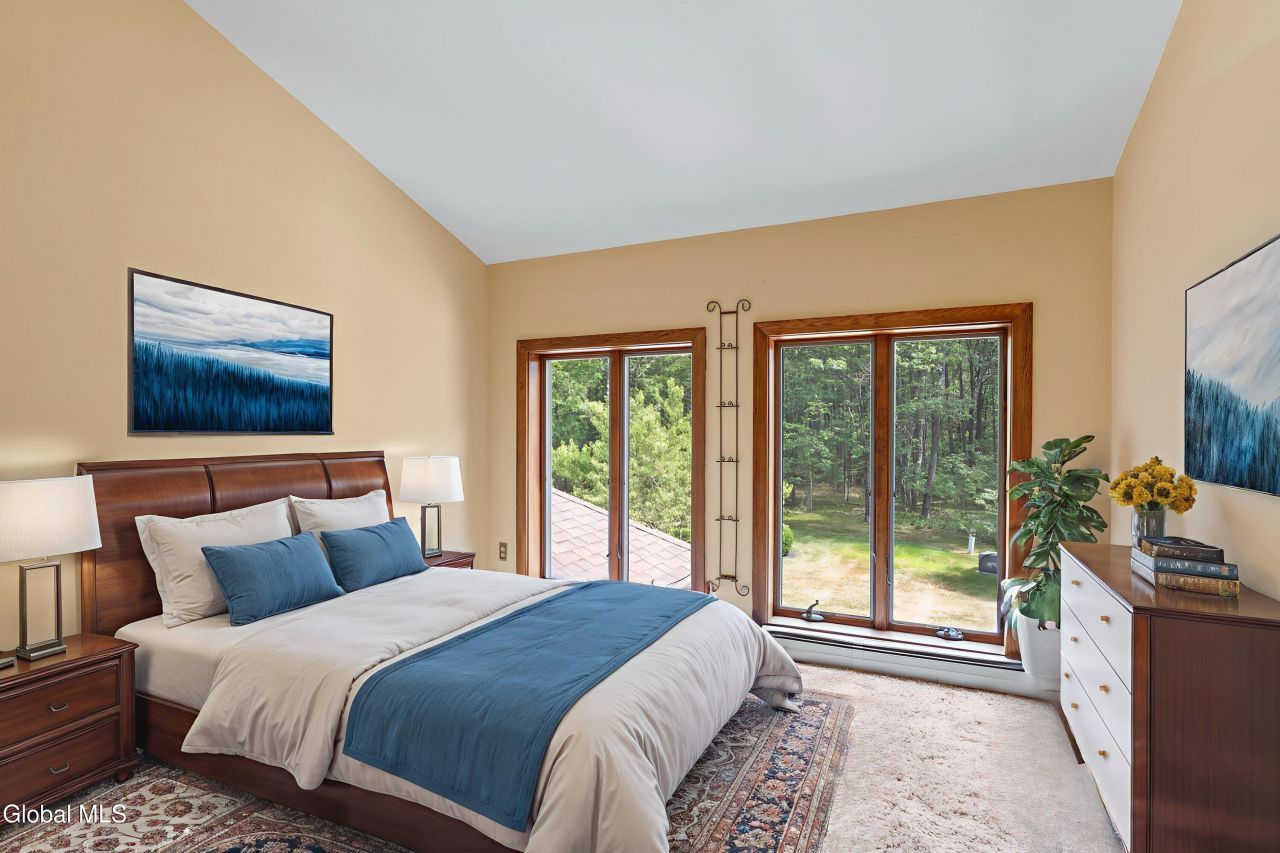 Coeymans Hollow, New York, 12046, United States, 4 Bedrooms Bedrooms, ,3 BathroomsBathrooms,Residential,For Sale,1907699