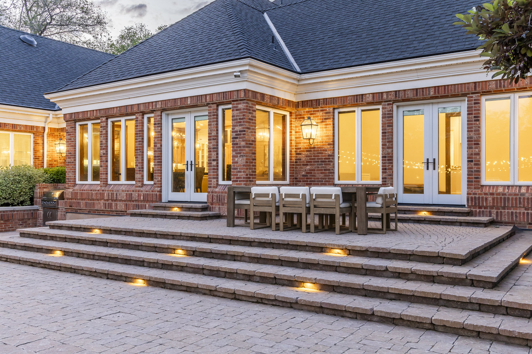  Gated West Jordan 2 Story Estate with 10 Car Garage and Swimming Pool - 物件實景