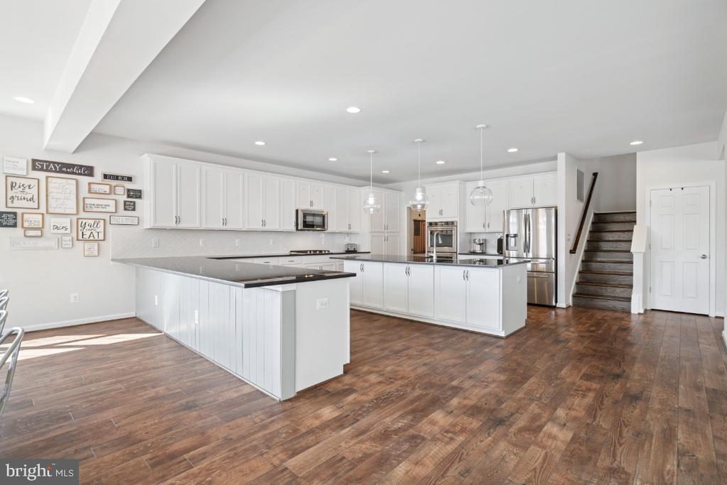 Leesburg, Virginia, 20176, United States, 7 Bedrooms Bedrooms, ,7 BathroomsBathrooms,Residential,For Sale,1941284