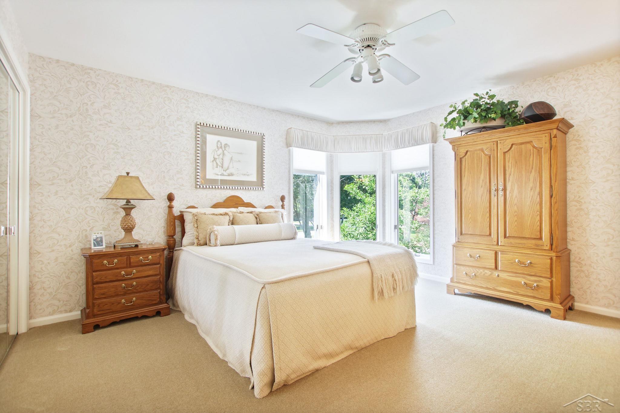 210 Golfview, Saginaw, Michigan, 48638, United States, 4 Bedrooms Bedrooms, ,6 BathroomsBathrooms,Residential,For Sale,210 Golfview,1320030