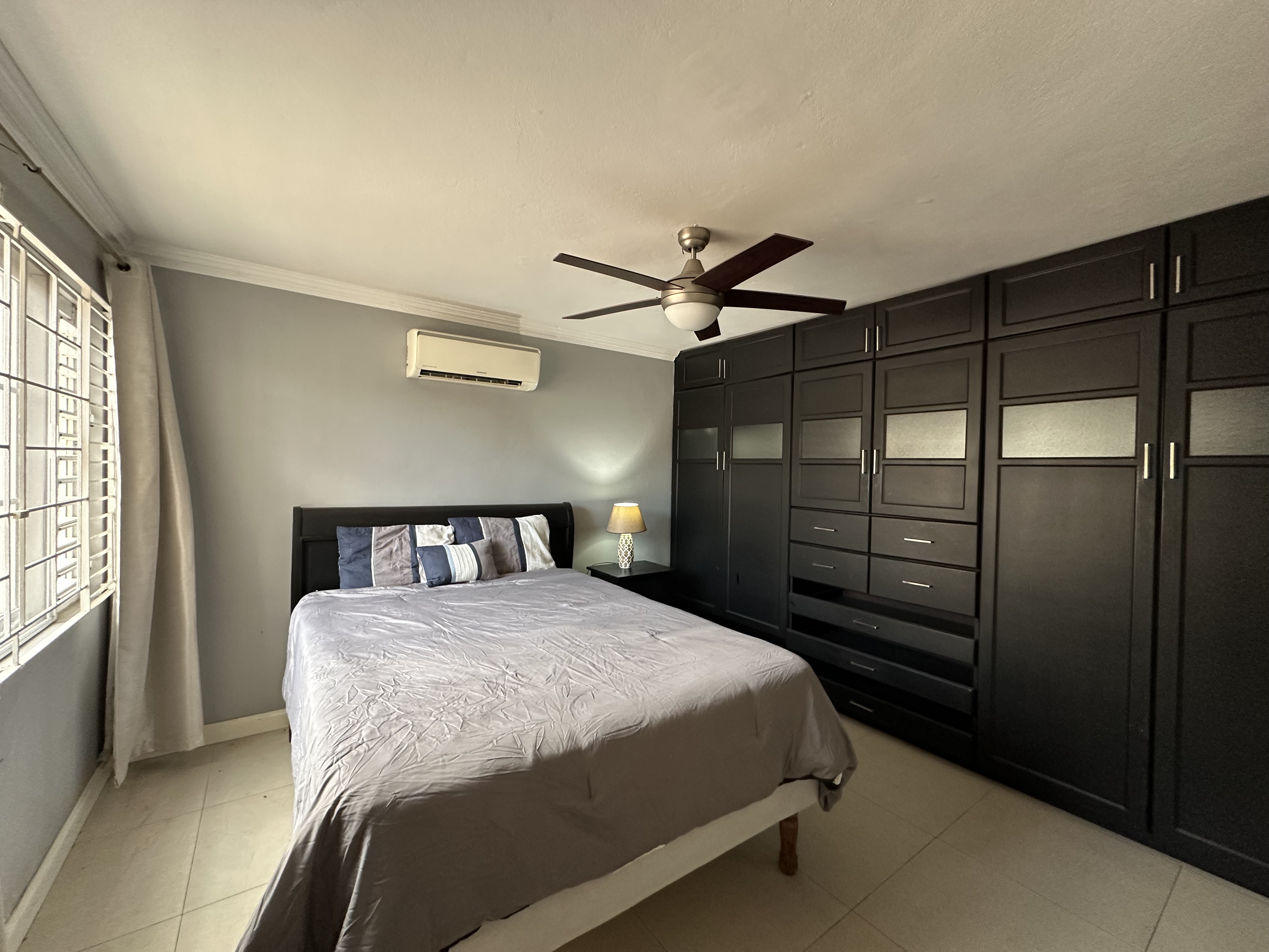 Kingston 6, JM, 3 Bedrooms Bedrooms, ,4 BathroomsBathrooms,Residential,For Sale,1901284