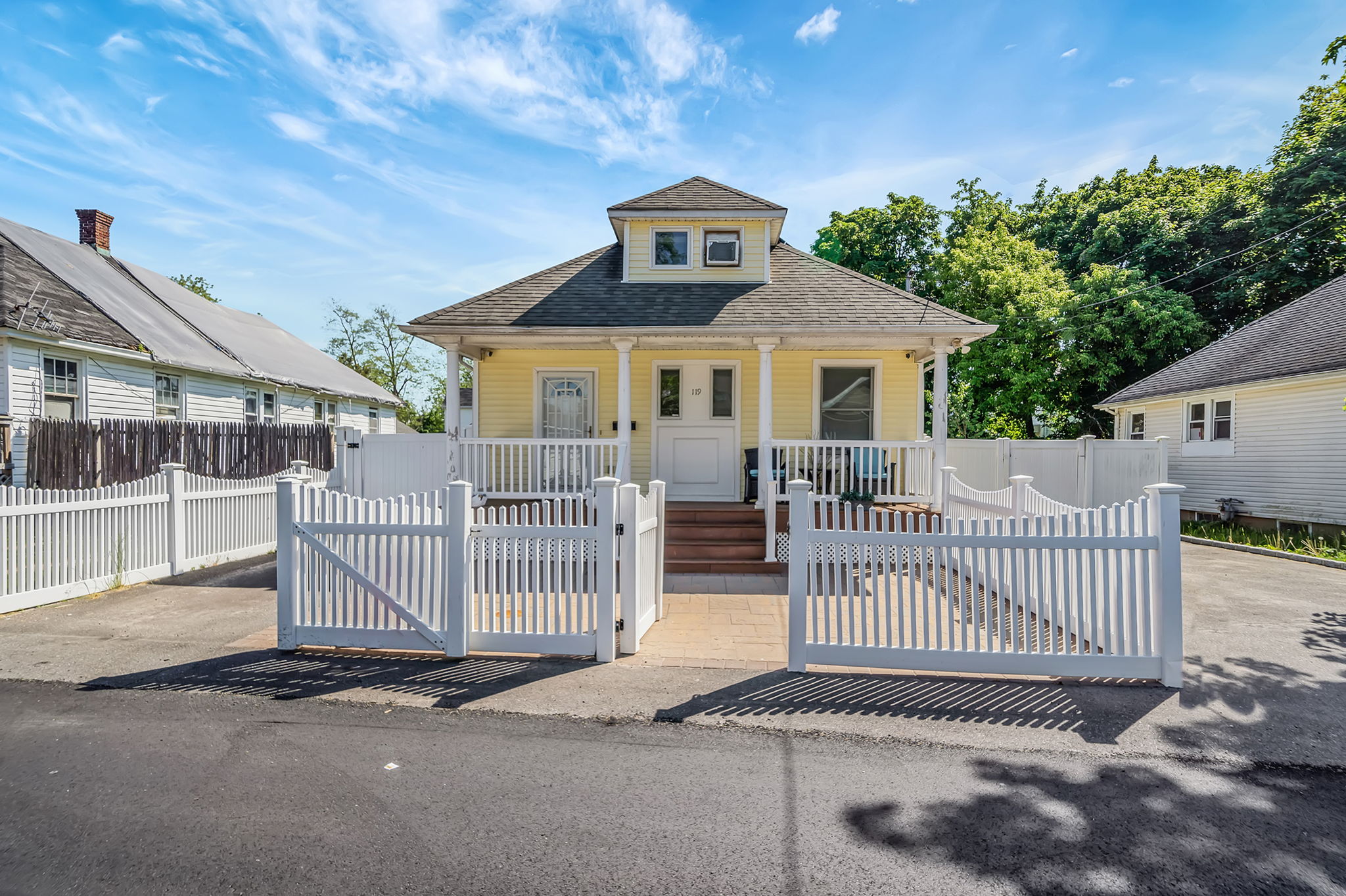 Bay Shore, New York, 11706, United States, 3 Bedrooms Bedrooms, ,3 BathroomsBathrooms,Residential,For Sale,2048700