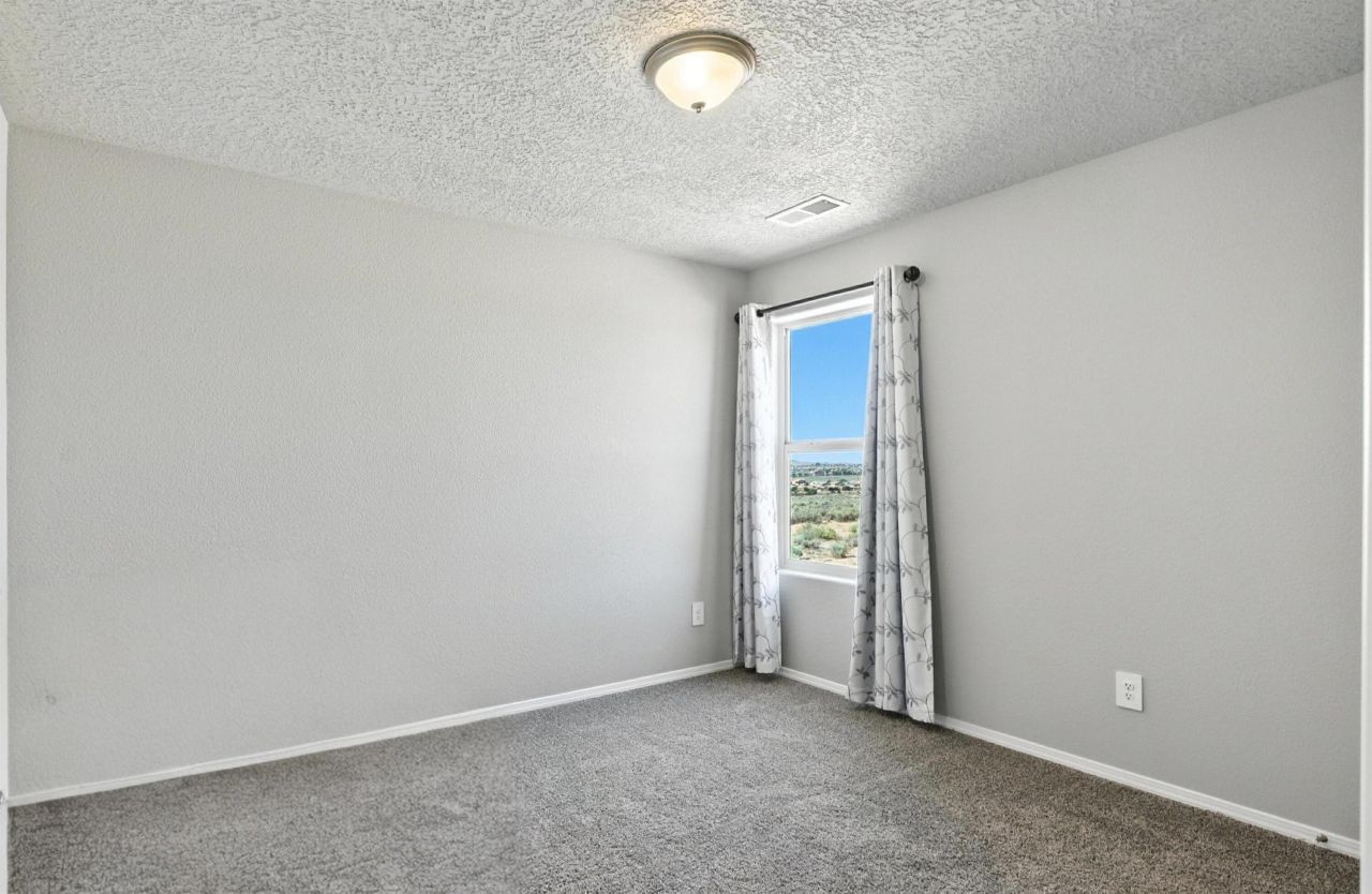 Rio Rancho, New Mexico, 87124, United States, 4 Bedrooms Bedrooms, ,3 BathroomsBathrooms,Residential,For Sale,1868349