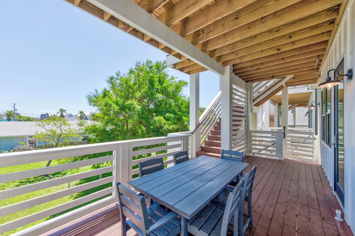 Port Aransas, Texas, 78373, United States, 5 Bedrooms Bedrooms, ,4 BathroomsBathrooms,Residential,For Sale,1982131