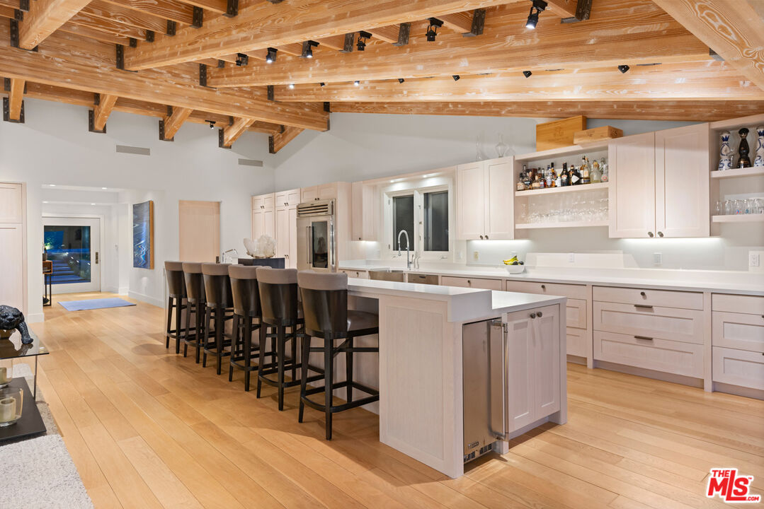 Malibu, California, 90265, United States, 4 Bedrooms Bedrooms, ,4 BathroomsBathrooms,Residential,For Sale,1970476