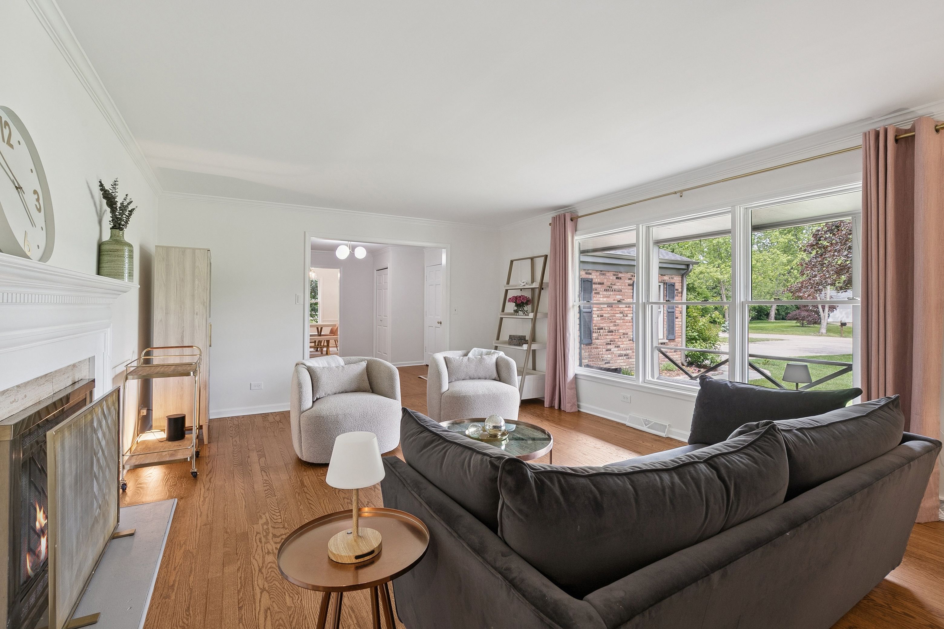  Timeless Charm with Extensive Modern Upgrades and an Unbeatable Lifestyle - 物件實景